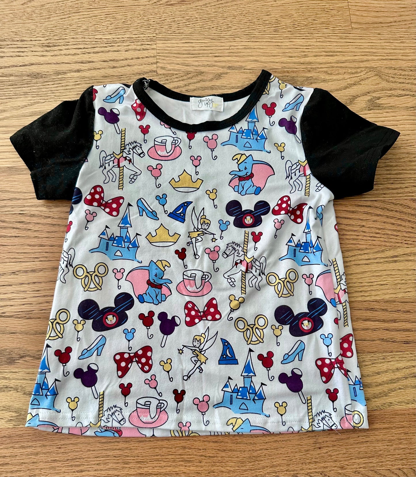 #198- Girls/ Boys, Etsy Boutique, Disney Parks Shirt- Size 4