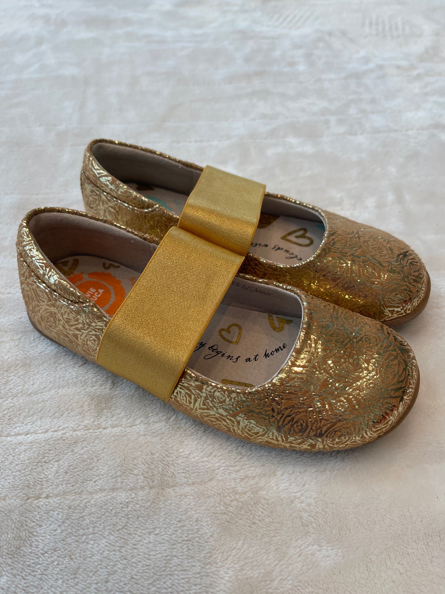 #212 Livie and Luca size 11 EUC