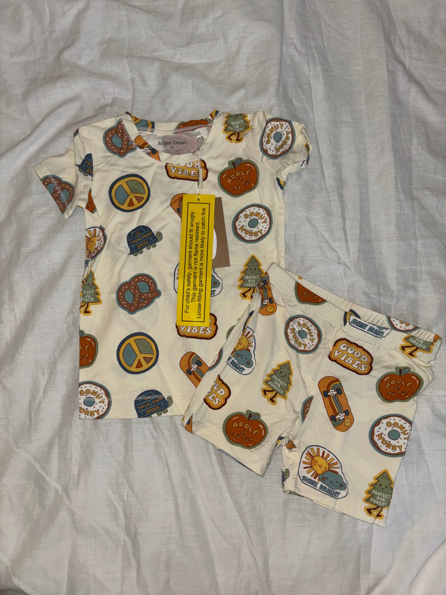 #148 Angel Dear 2T Bamboo Shorts Pajamas- Groovy- NWT