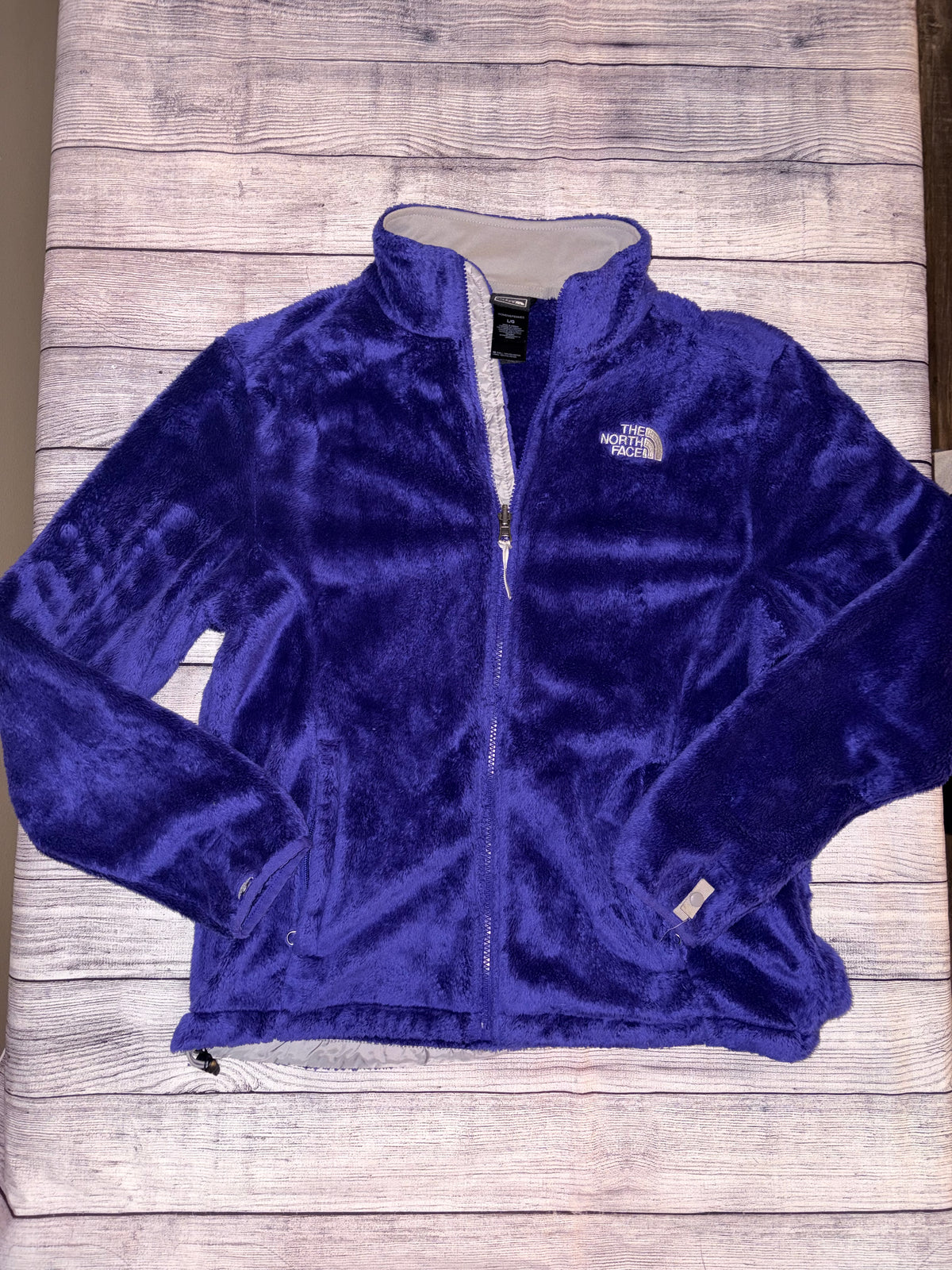 Seller 124 North Face Women’s Large Zip Up