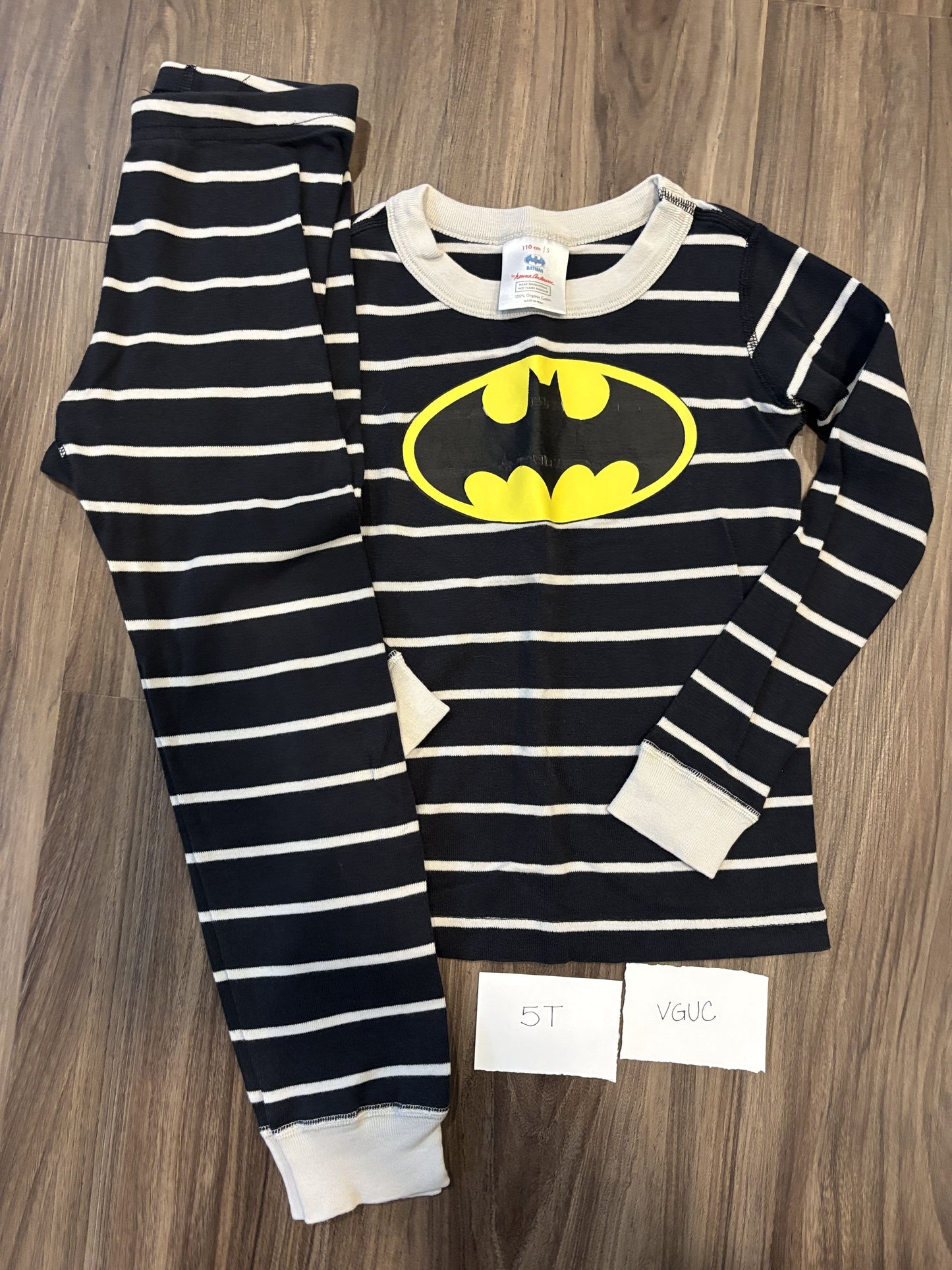#77 - 5T - VGUC Hanna Andersson - Batman Long Sleeve PJs