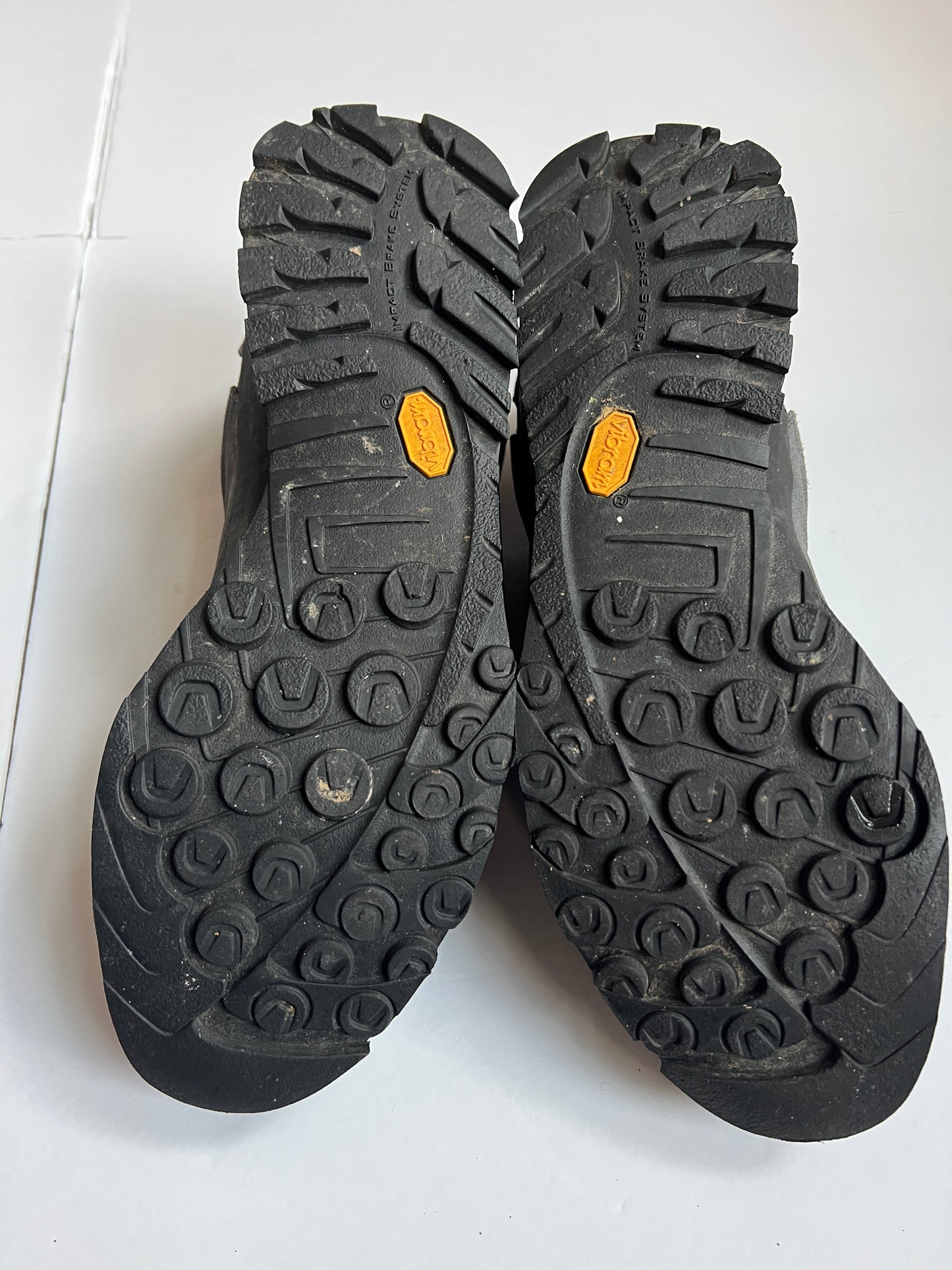 #180 Men 12.5 La sportive hiking boot