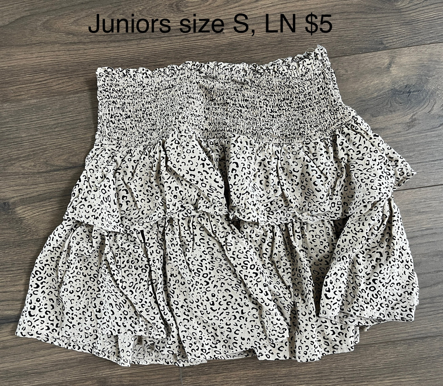 137 Junior's Size Small LN, skirt
