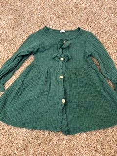 #47 girls 4T green dress