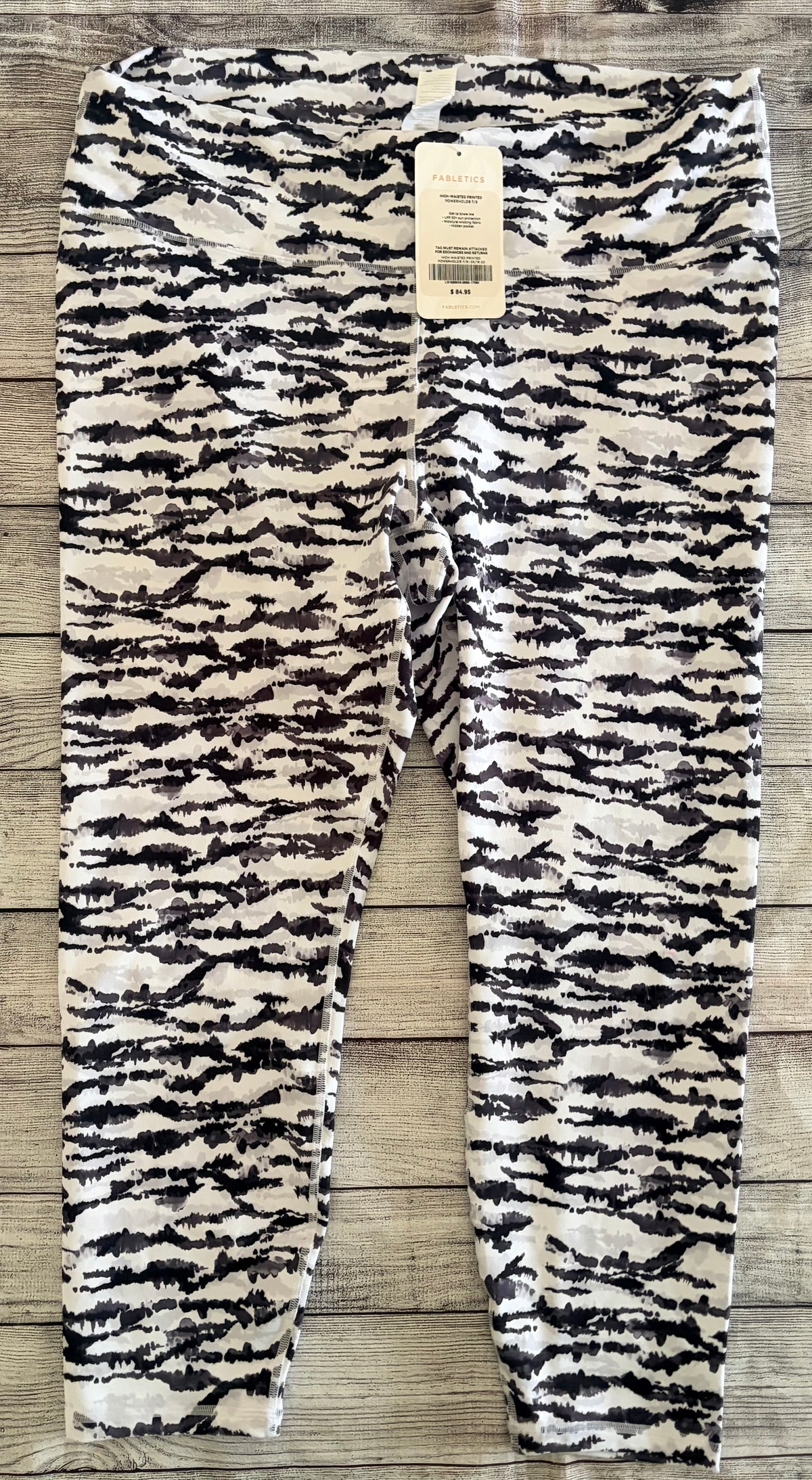 Seller 124 NEW Fabletics Women’s size 2X Leggings