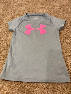 #47 girls 4T underarmor shirt