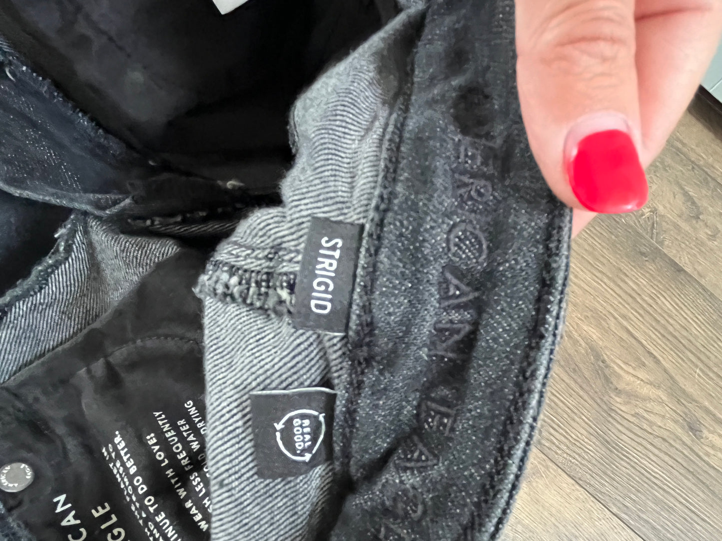 137 American Eagle Black jeans size 000 LN