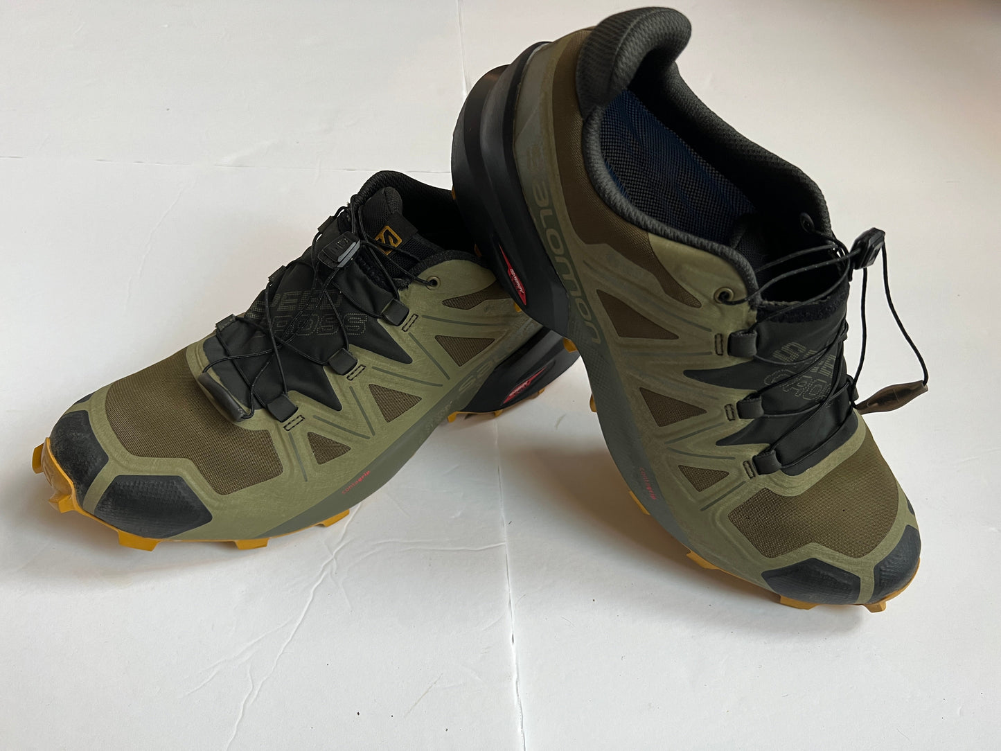 #180 Mens Shoe Size 11.5 Salomon Ultra 4 goretex hiking shoe