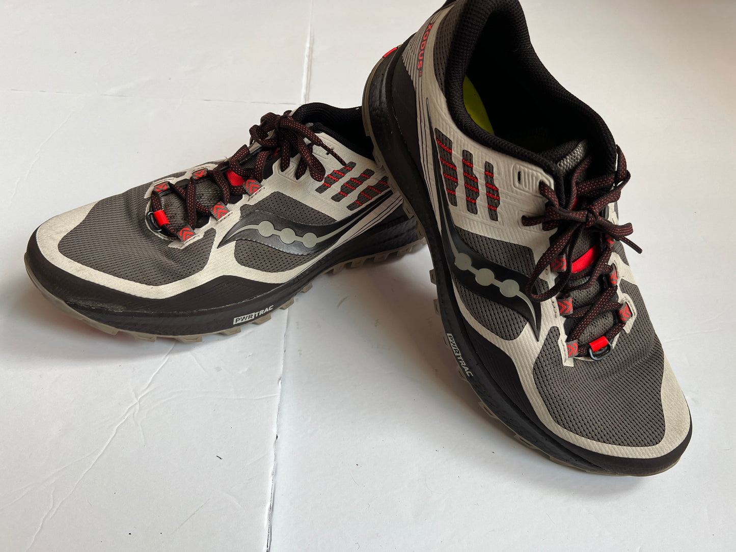 #180 Mens Shoe Size 11.5 Saucony Xodus Sneaker