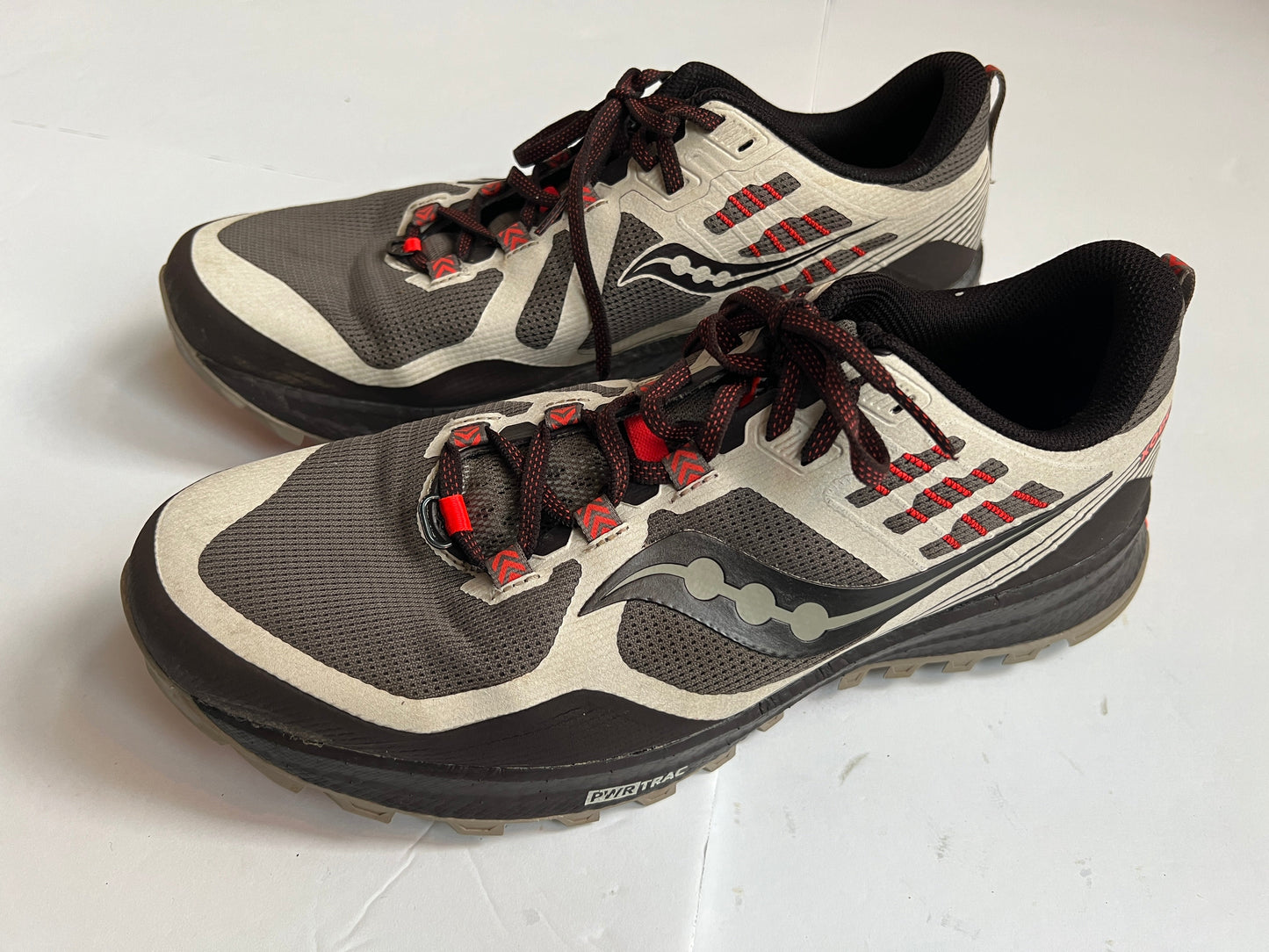 #180 Mens Shoe Size 11.5 Saucony Xodus Sneaker