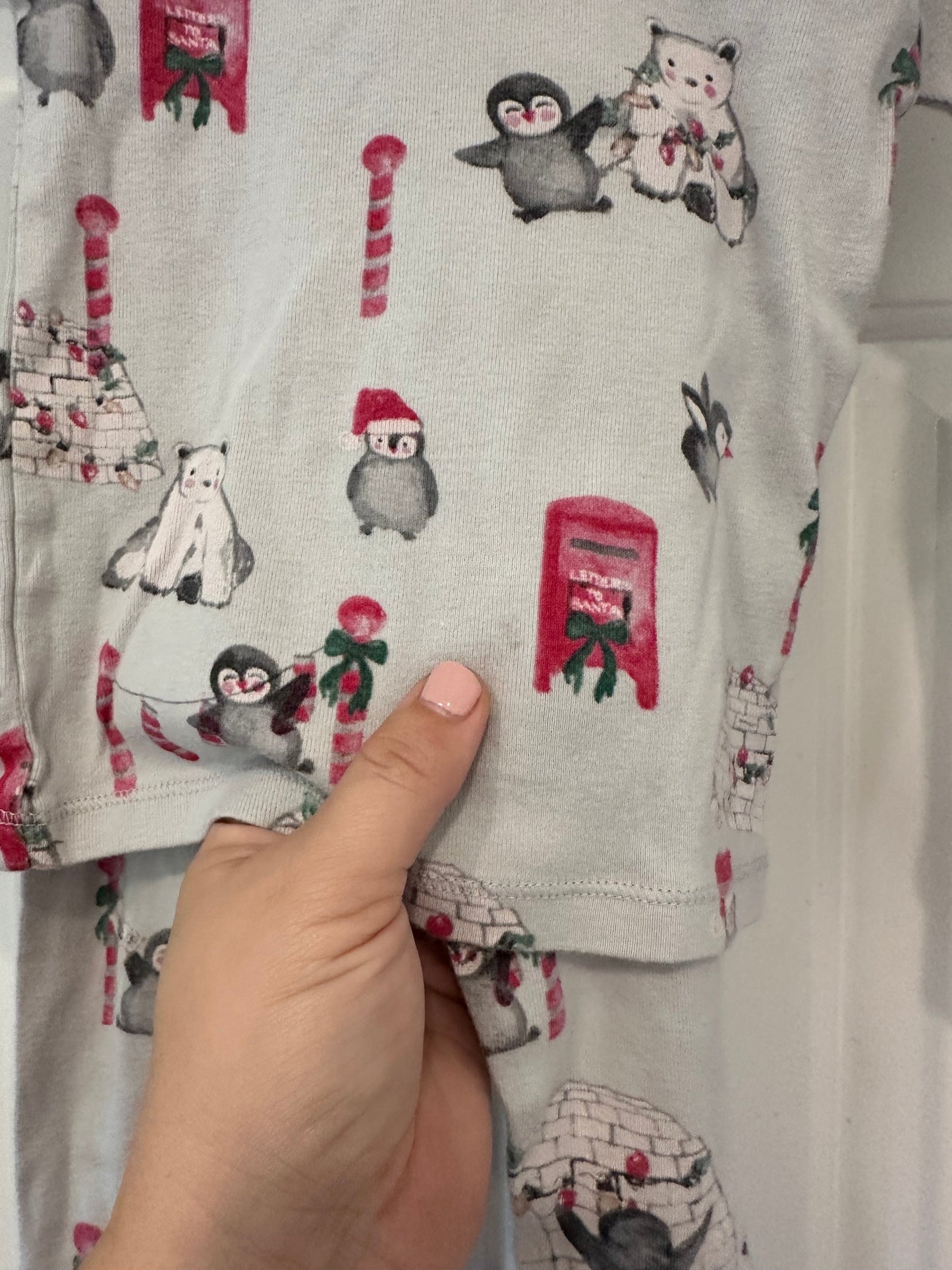 #85 REDUCED Burts Bees Winter Holiday PJs, Gen Neutral 24m