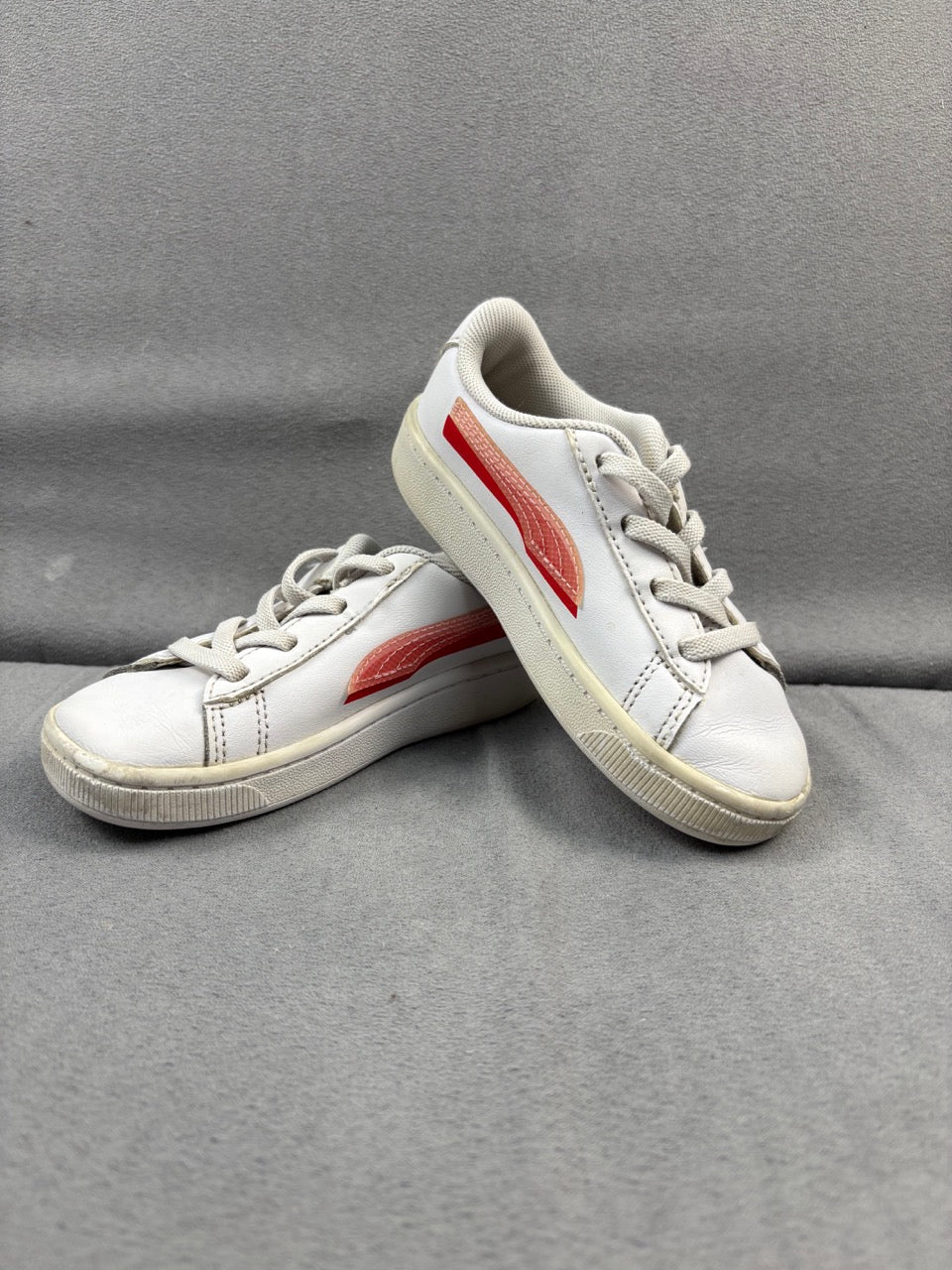 #39 size 7/8 Girls Pump sneakers *see note*