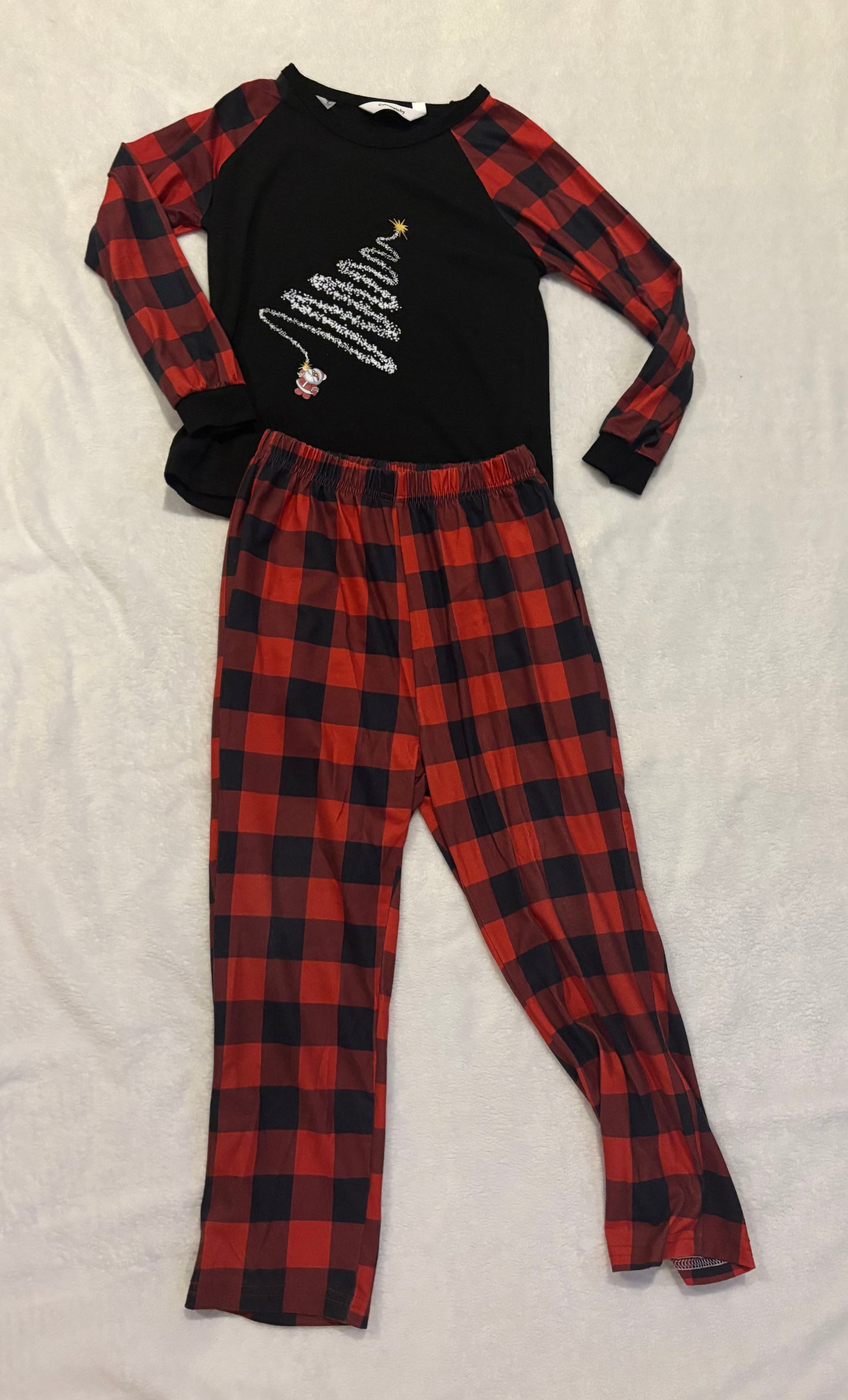 Seller #80 - size 6/7 years long sleeve Christmas pajamas