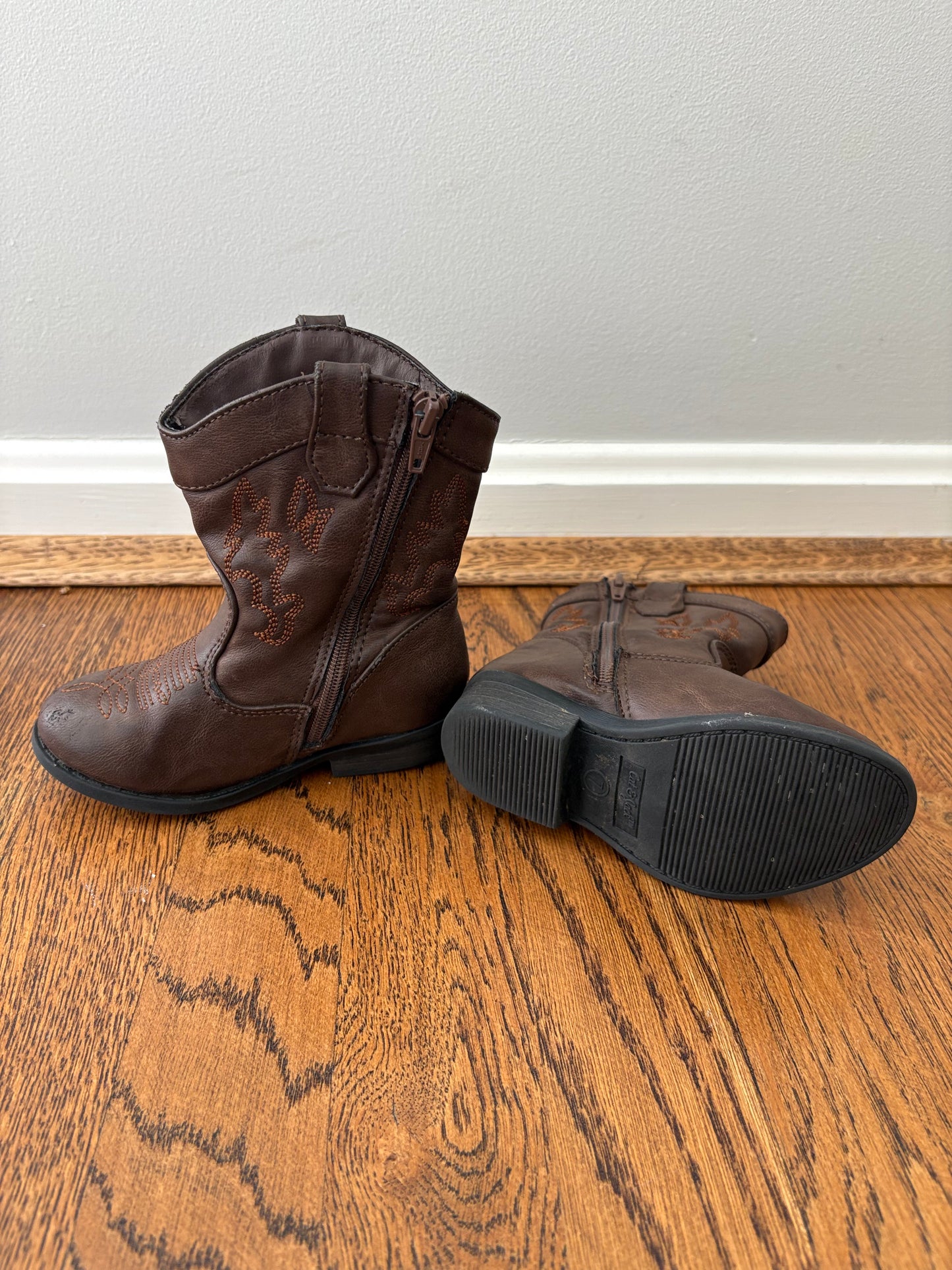 #103 • Girls • 7 • Cat & Jack • Brown Cowgirl Boots