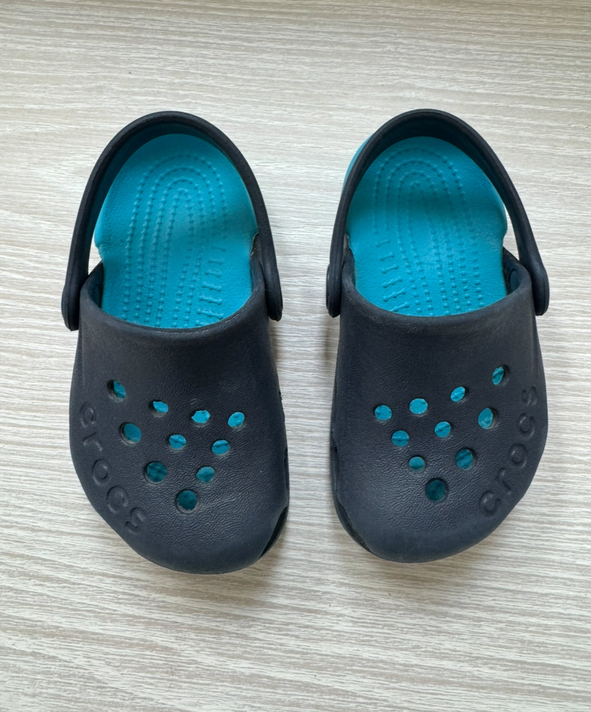 #207 6c blue crocs *see description