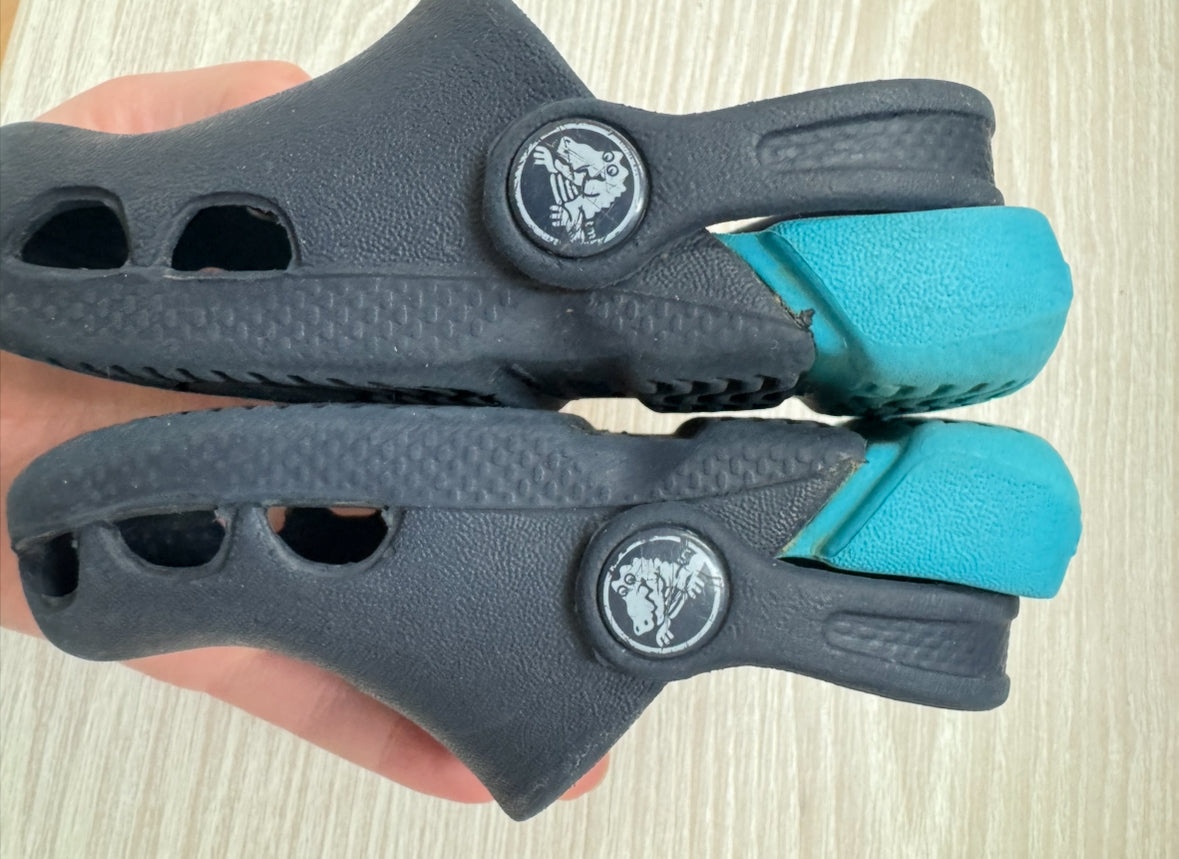 #207 6c blue crocs *see description