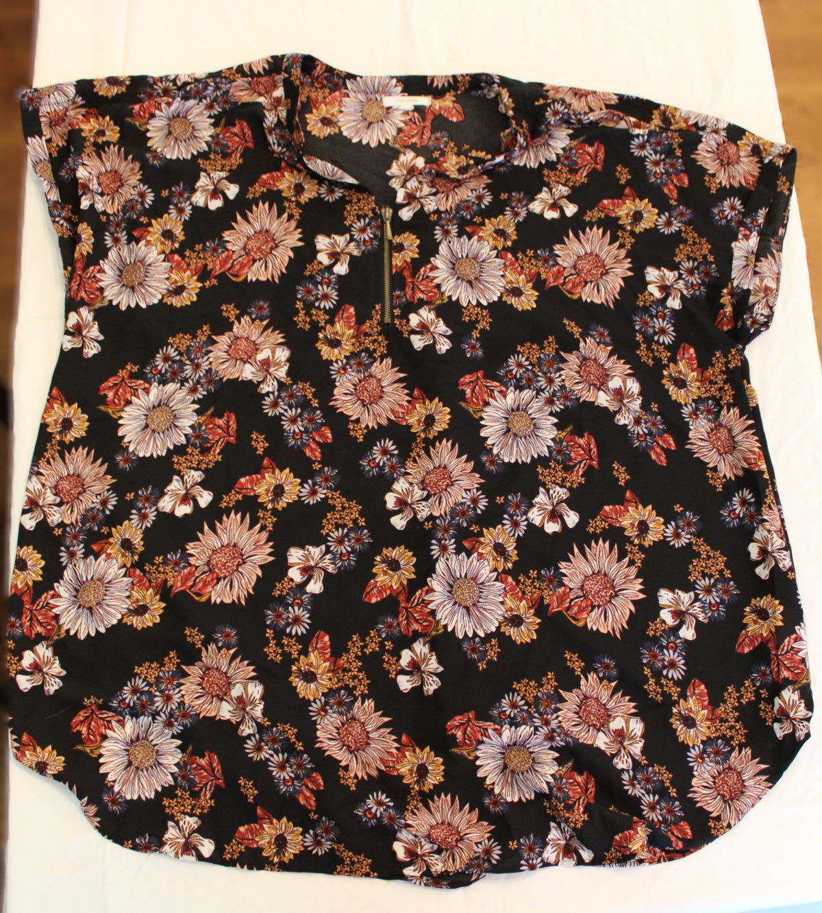 #168 Large Maternity shirt - Maurices Maternity