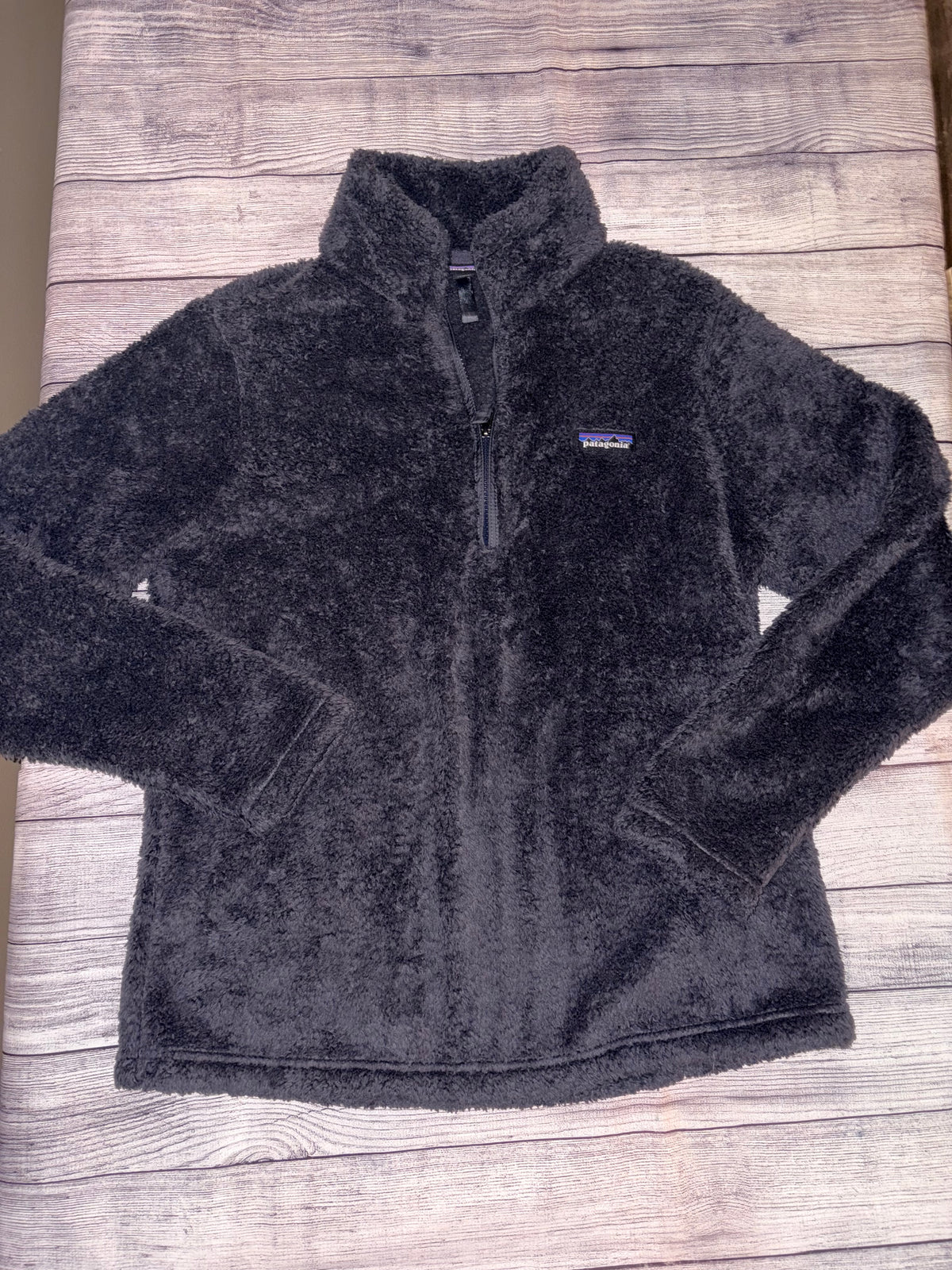 Seller 124 Patagonia Women’s Large 1/4 Zip