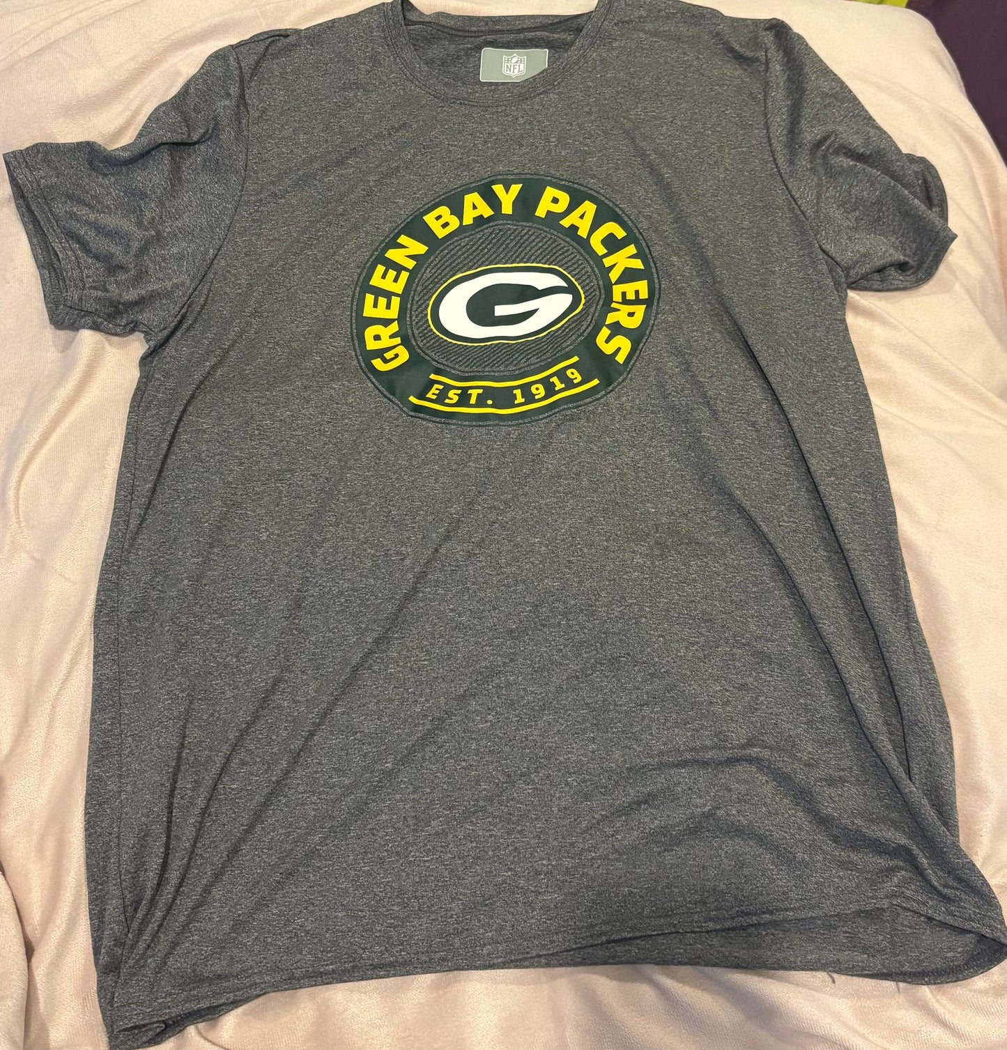 REDUCED #145 Men's XL Gray Green Bay Packers T-Shirt