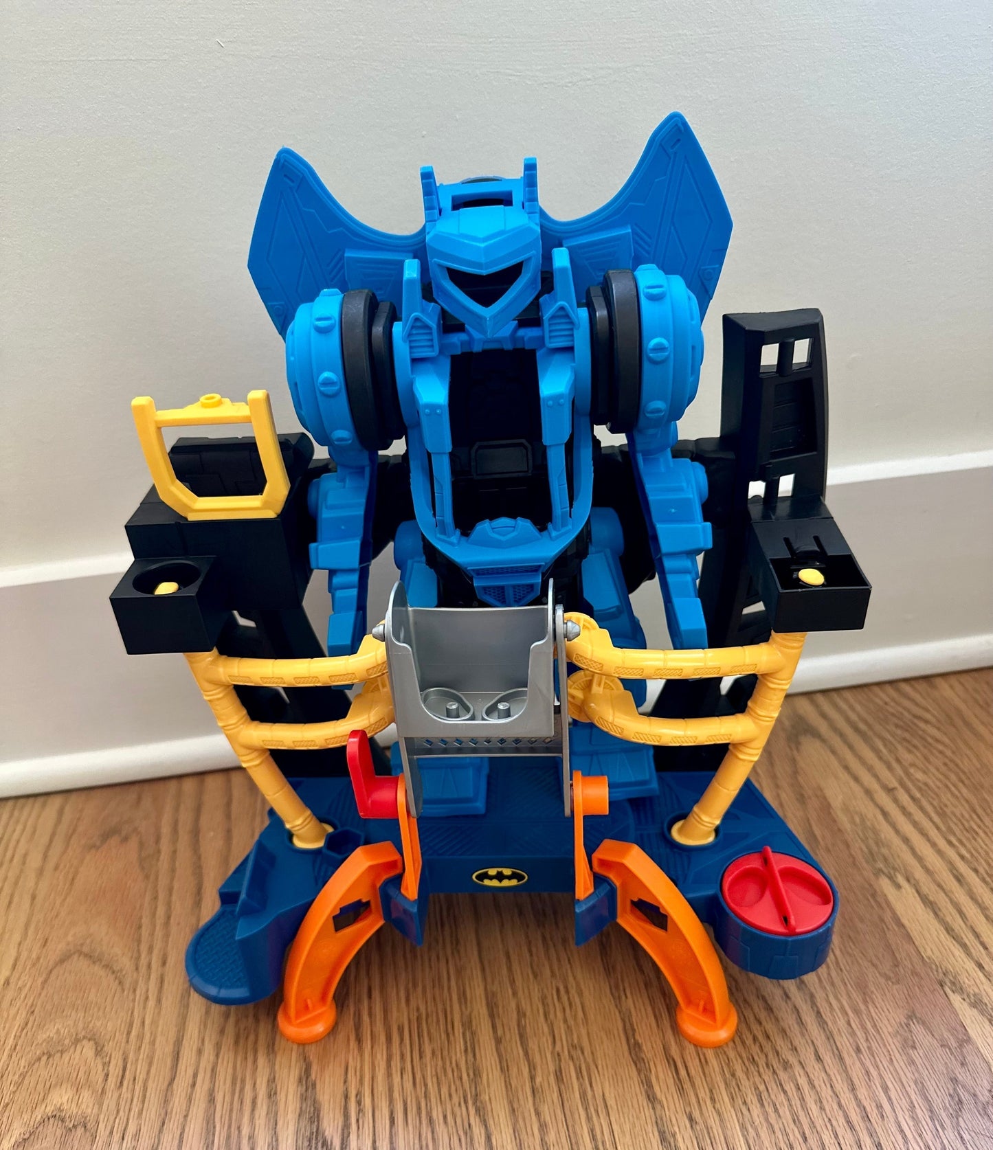 #198- Imaginext DC Super Friends Batman Playset, Command Center with 10-inch Robot