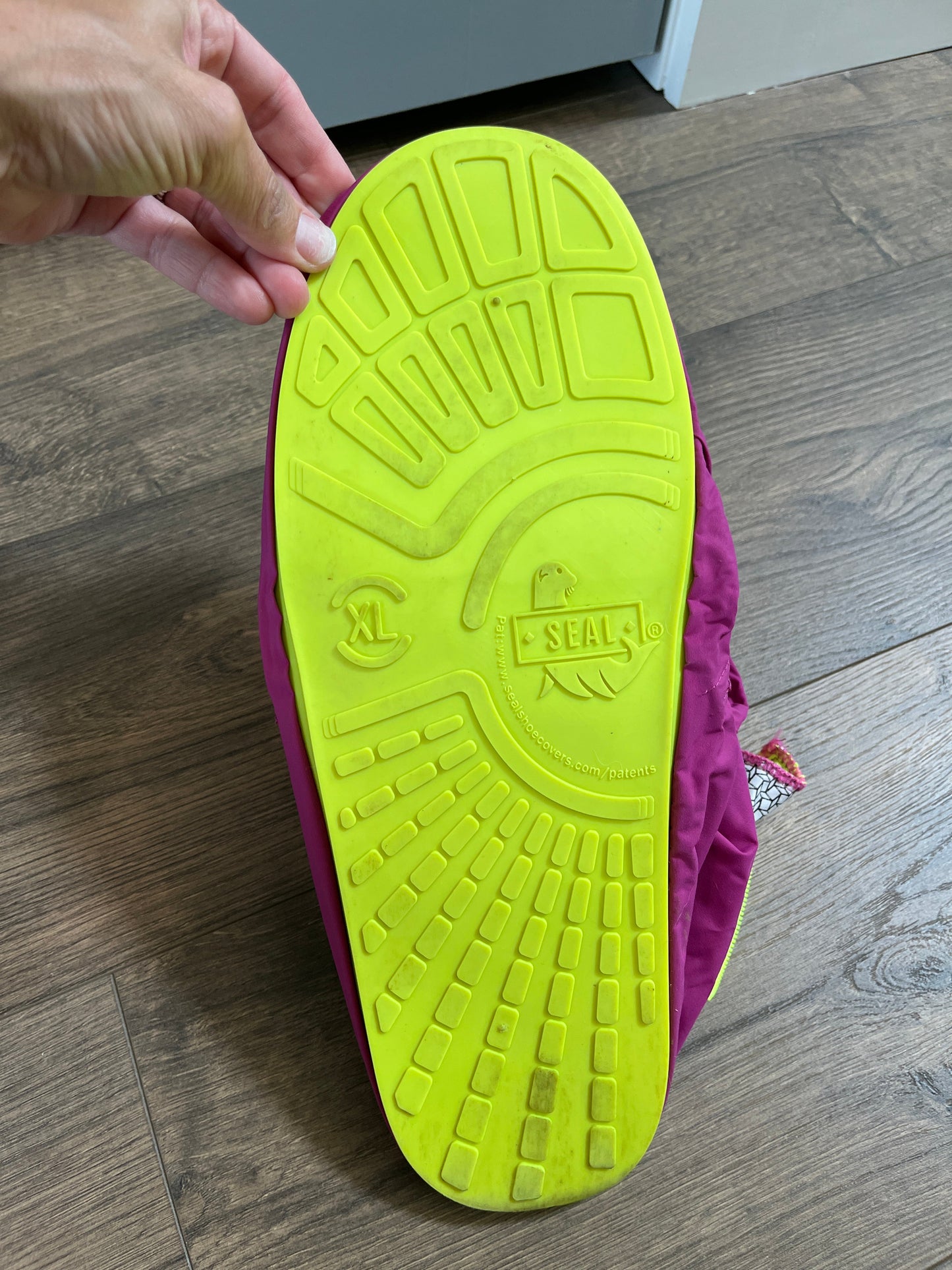 137 waterproof shoe covers XL