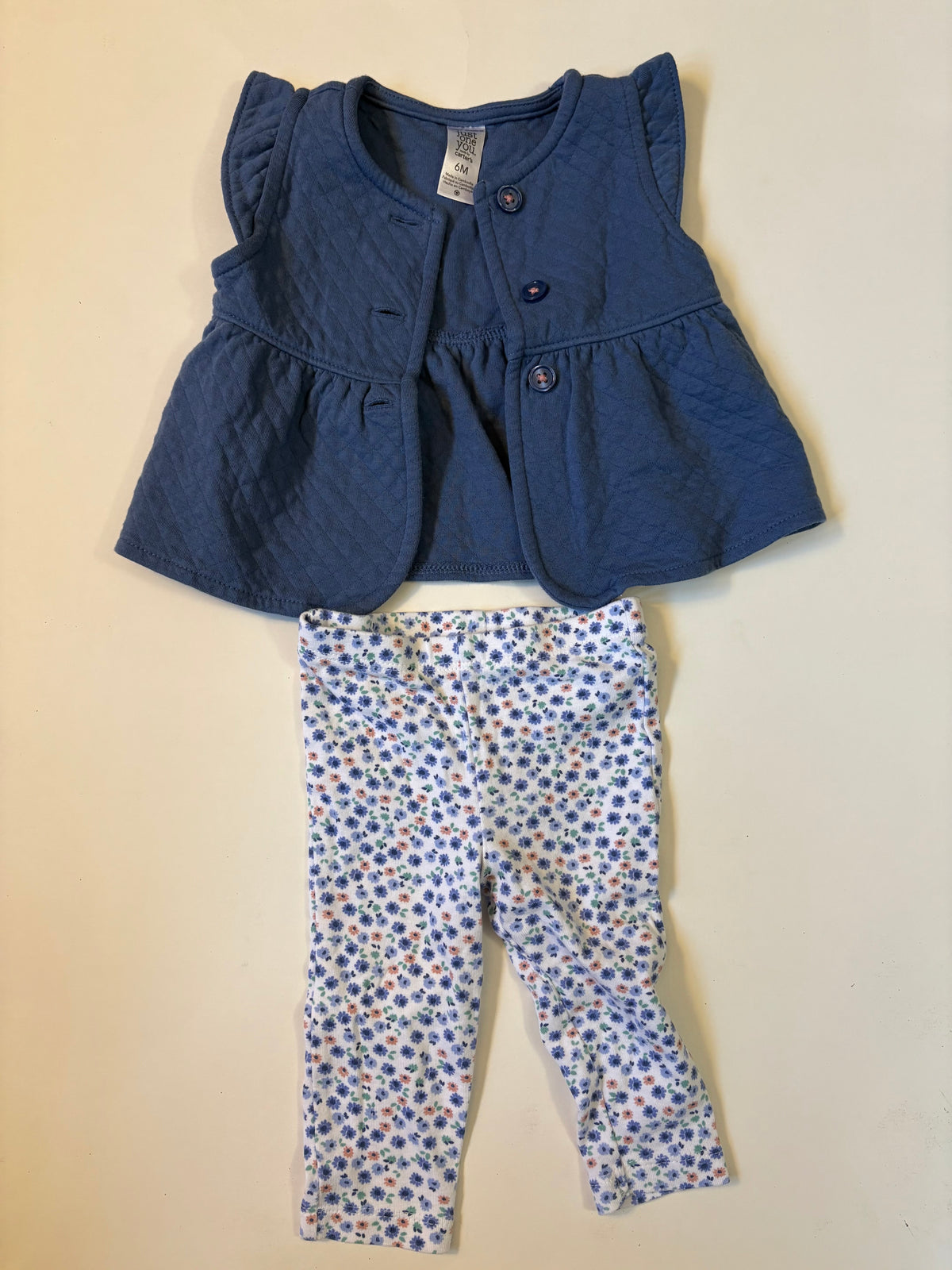Seller 186 - Carter’s Girls Outfit - 6 Months - VGUC