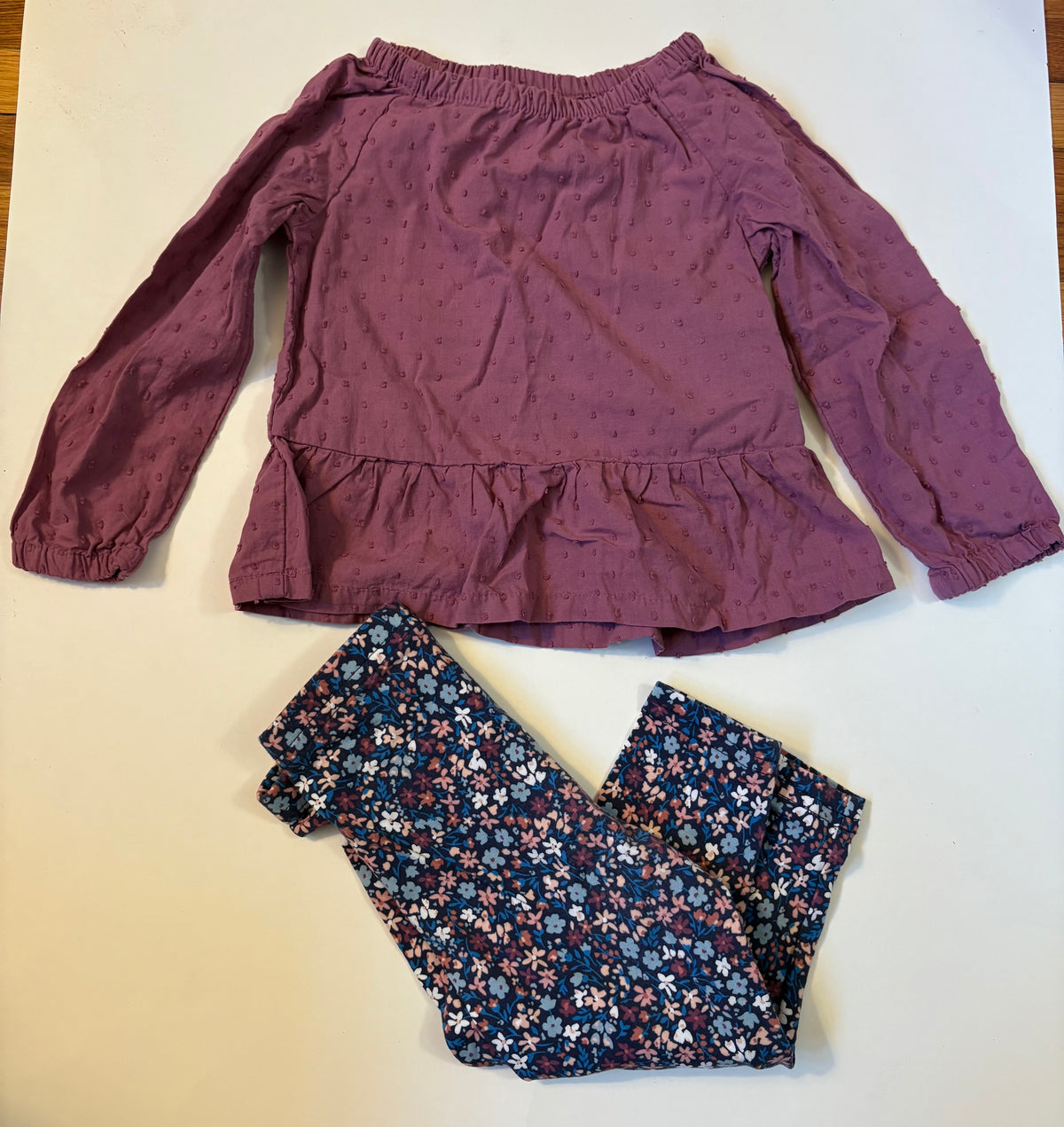 Seller 186 - Carter’s Girls Outfit - 24 Months Leggings- VGUC