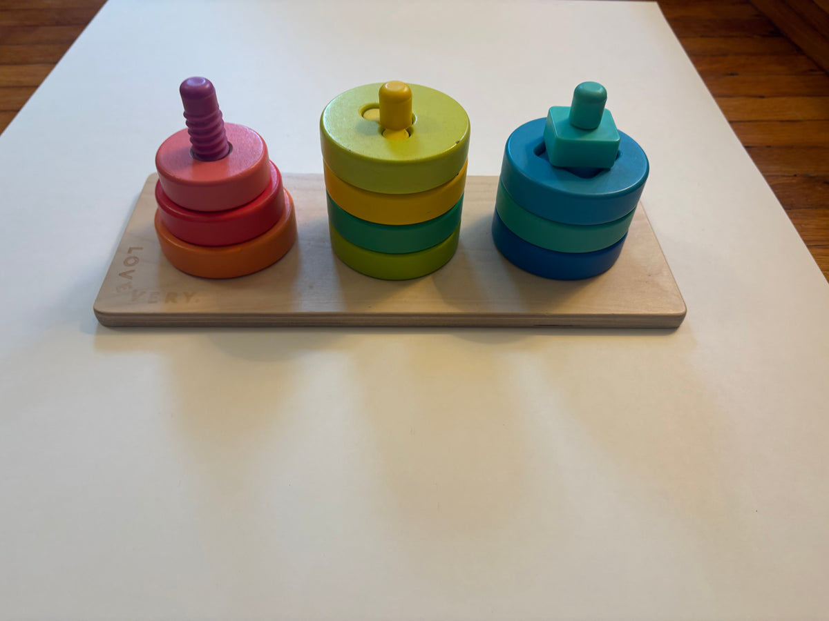 Seller 186 - Lovevery Twist & Pivot Puzzle