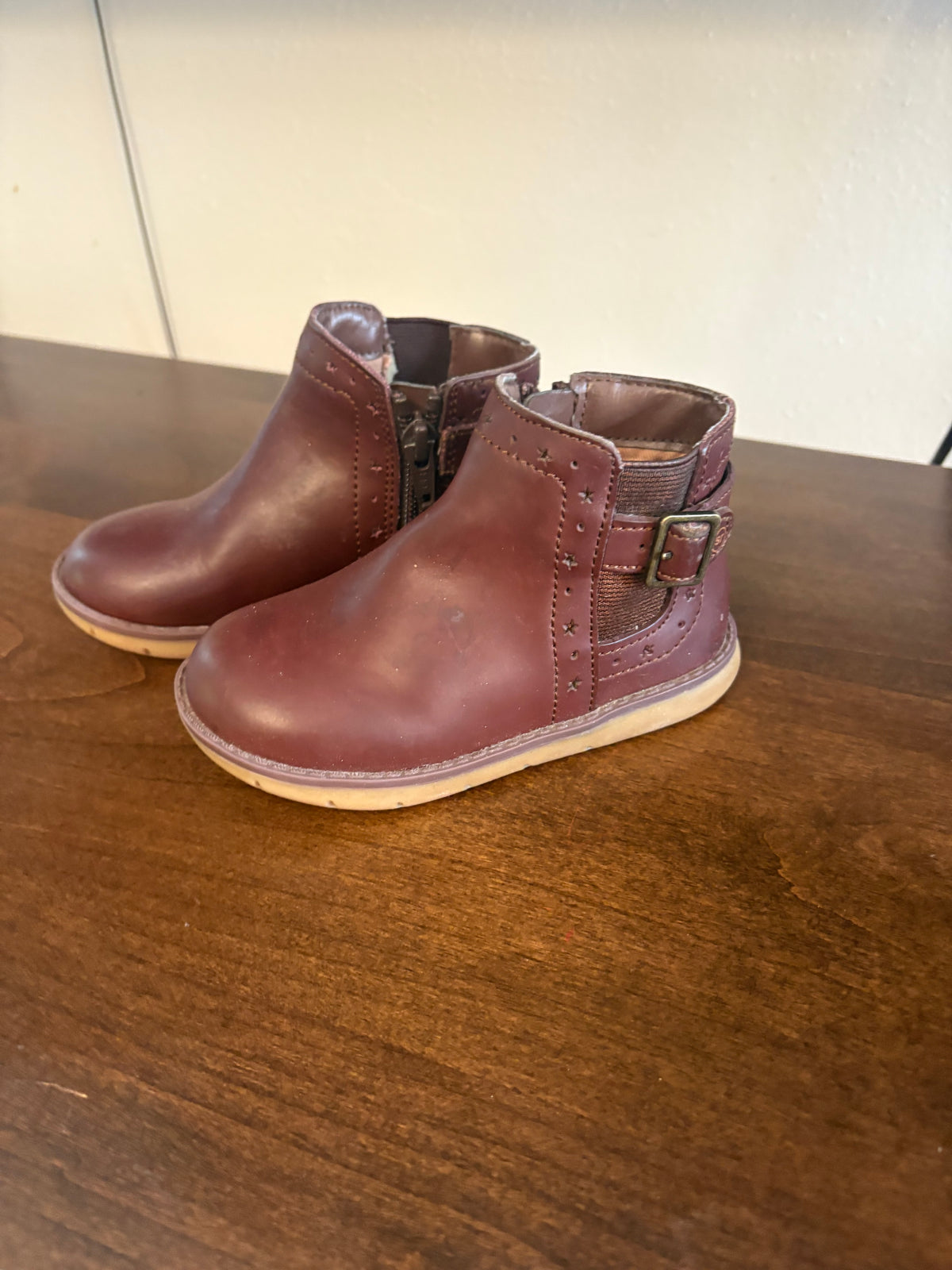 Seller 186 - Stride Rite Girls Brown Boots - Size 7 - VGUC