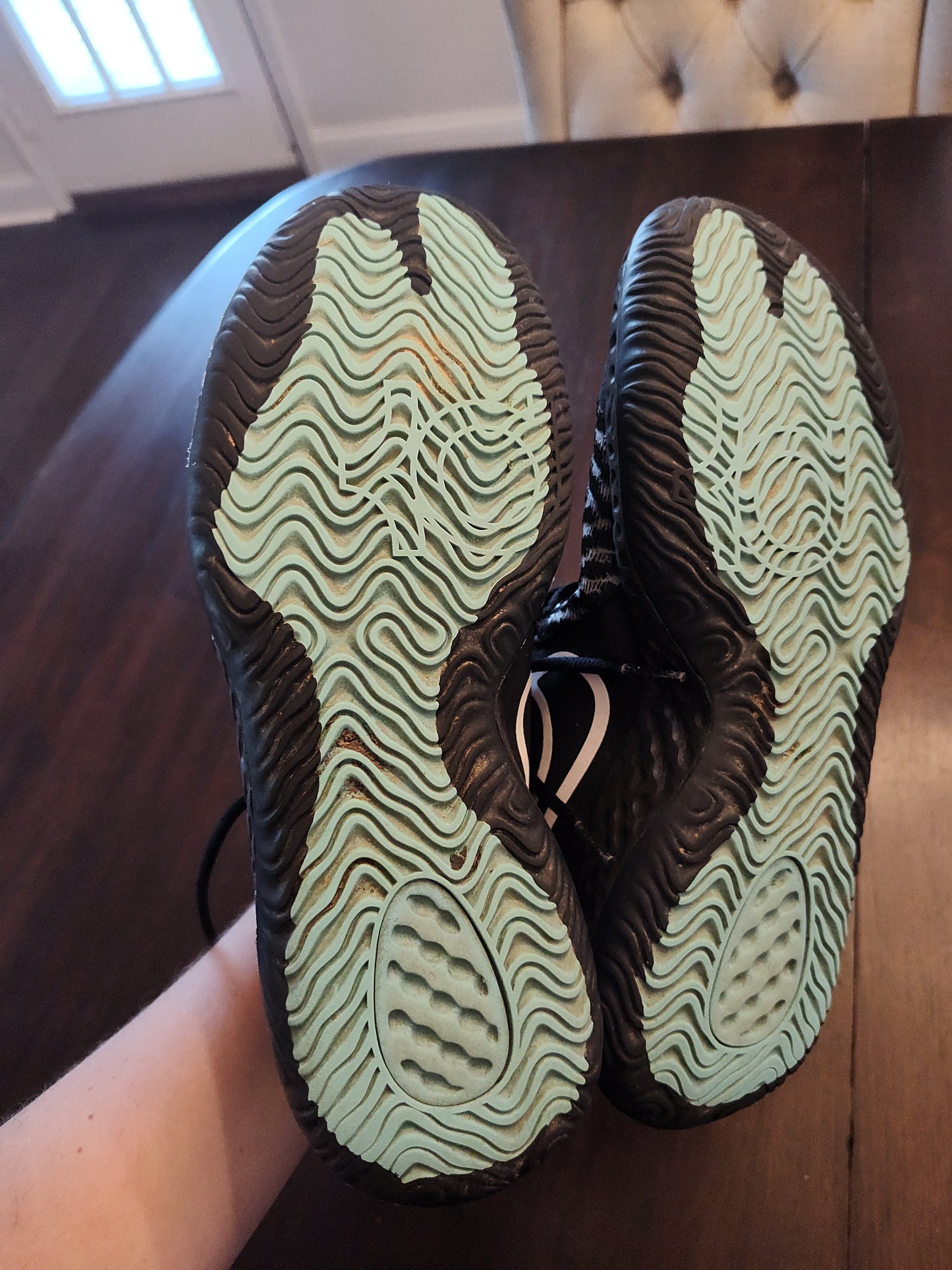 Seller 185: Nike Men's size 8.5 Black/White shoes