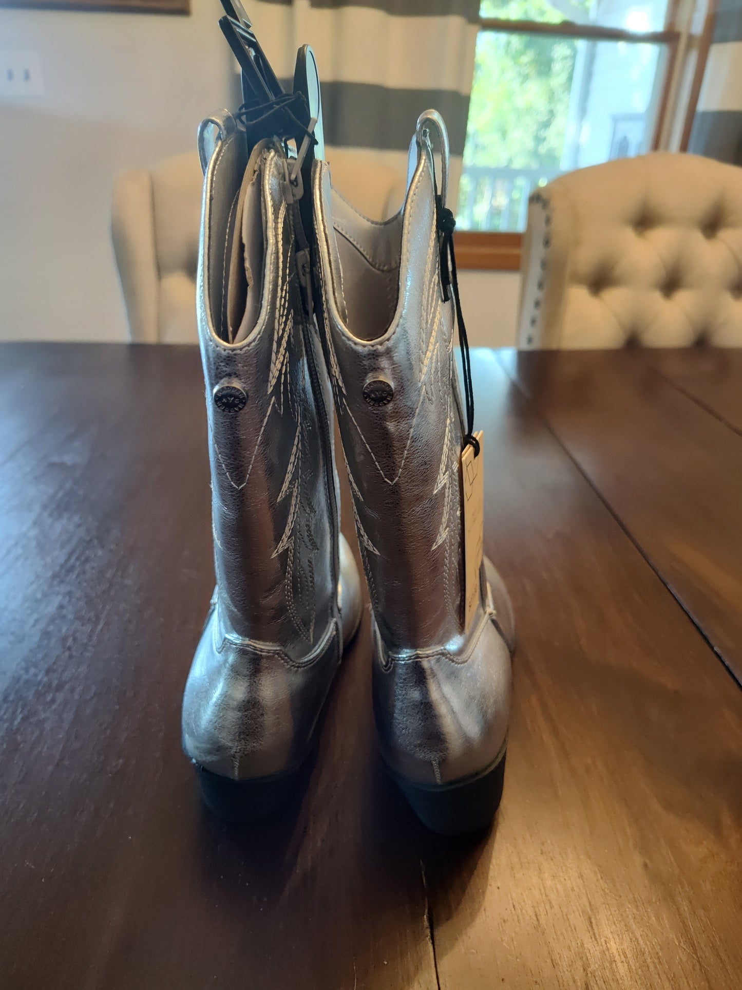 Seller 185: Madden NYC Girl's Cowboy Boots size 5 youth NEW