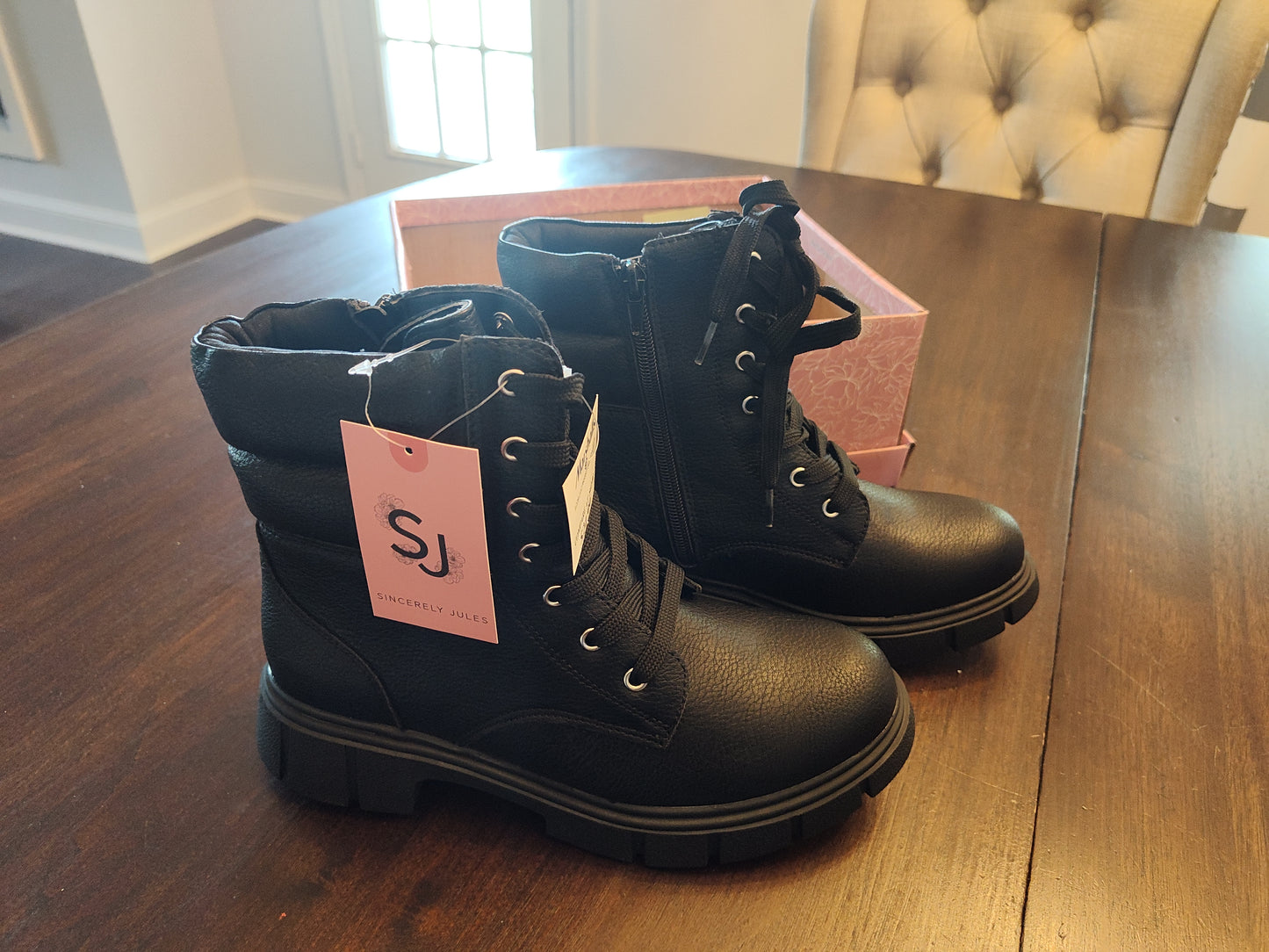 Seller 185: Sincerely Jules New Black Boots size 5 youth
