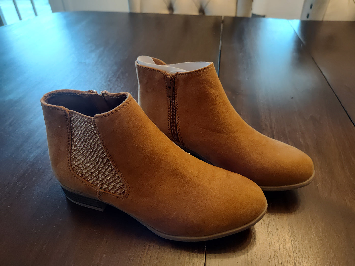Seller 185: Pacifica New Girl Boots Size 3 youth