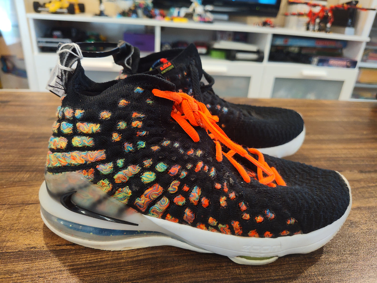Seller 185: Nike Chain Gang Shoes boys size 5 youth