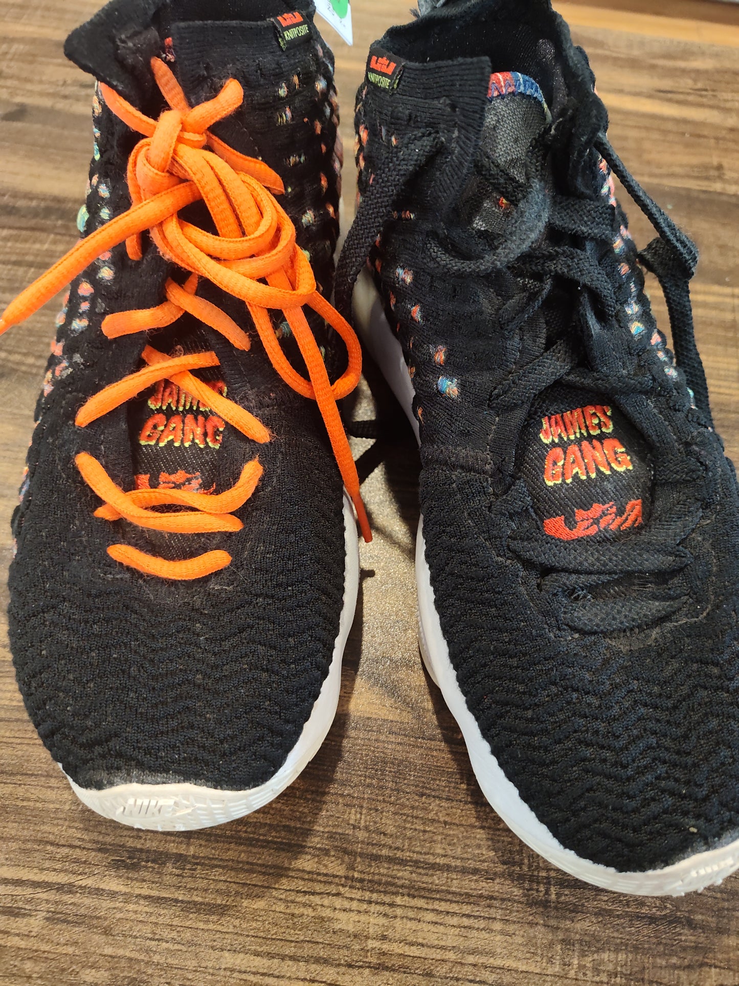 Seller 185: Nike Chain Gang Shoes boys size 5 youth