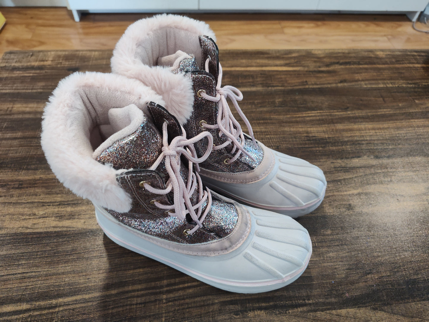 Seller 185: Lilly and Dan Girl Snow Boots Pink Sparkly size 5 youth