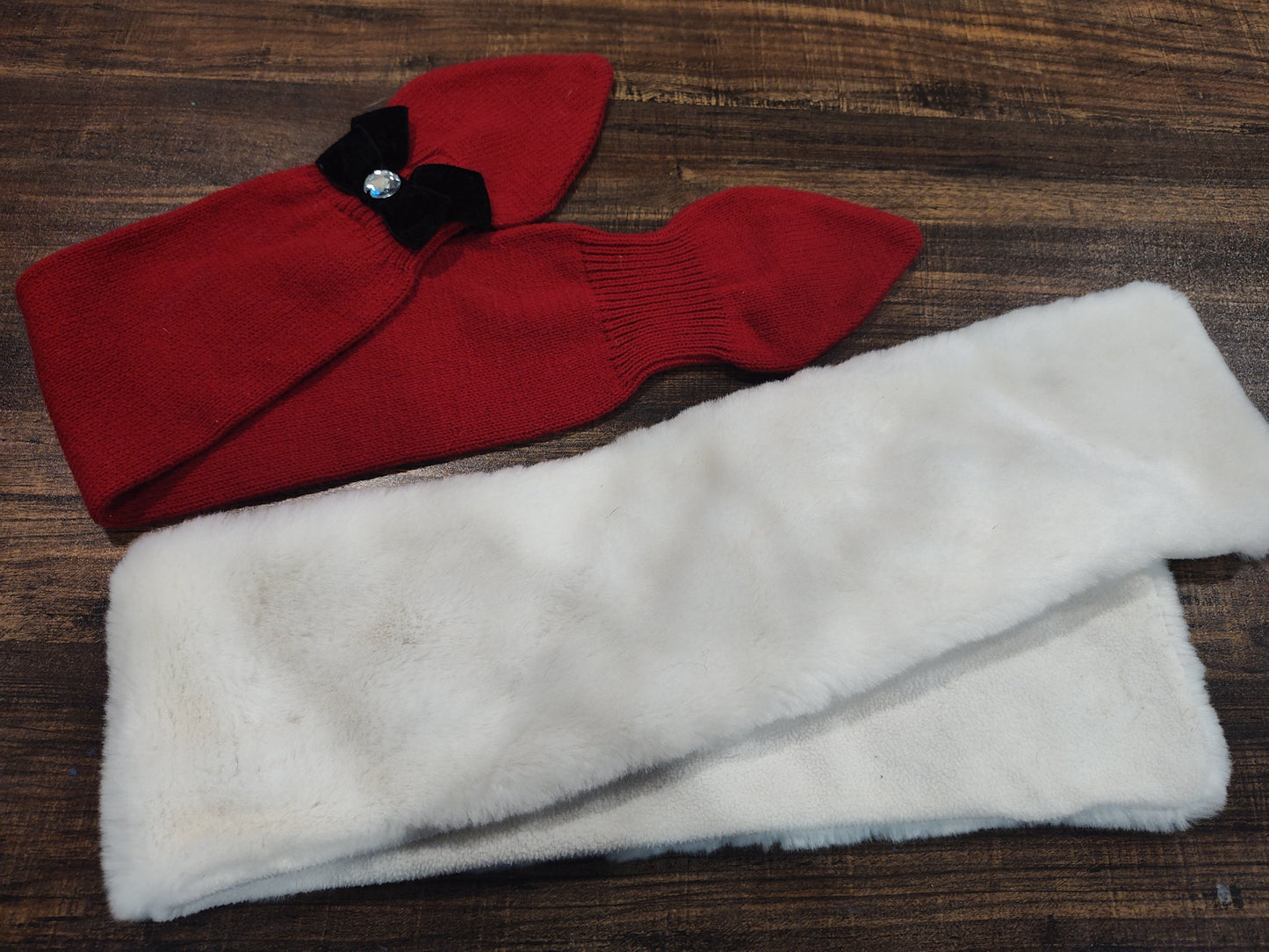 Seller 185: Winter Stoles/Scarfs Gymboree Girls (est size 4-8)