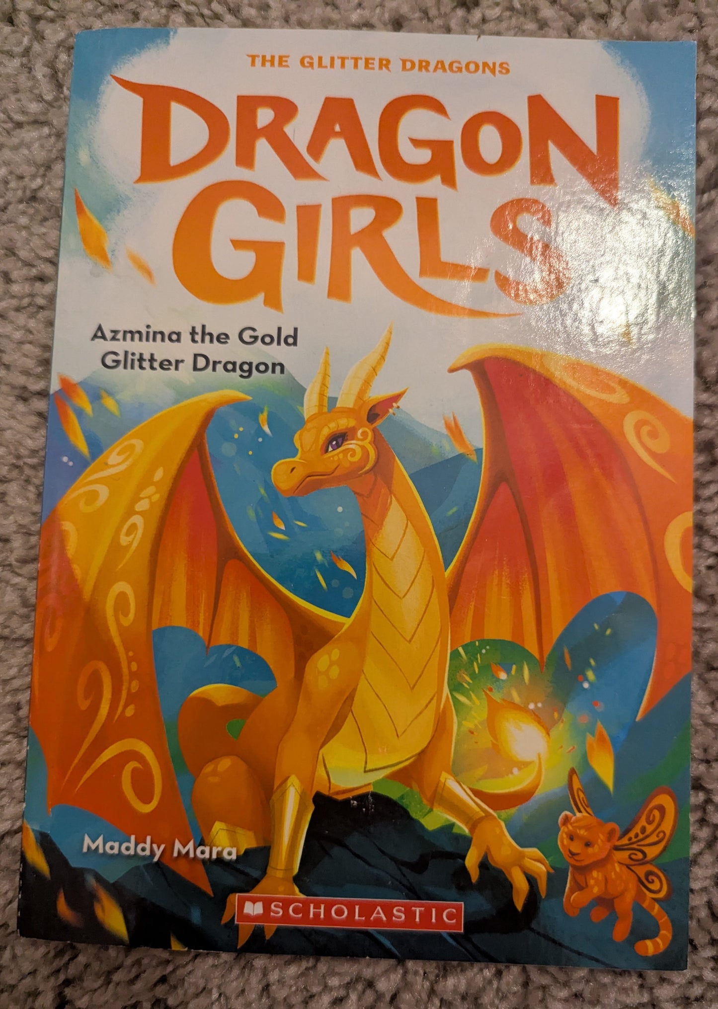 #188 Azmina the Gold Glitter Dragon (Dragon Girls Book #1)
