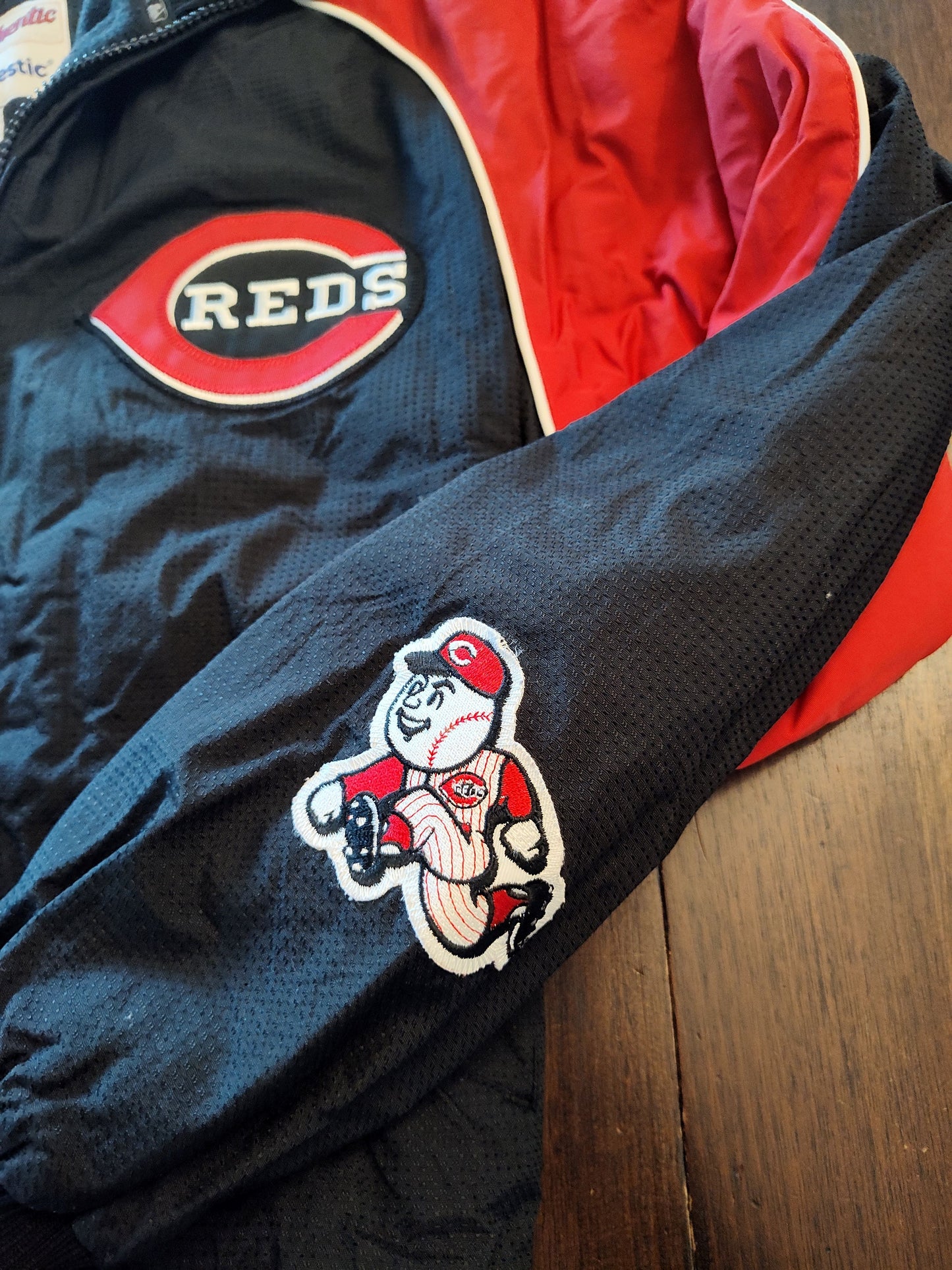 Seller 185: Majestic Adult Small Cincinnati Reds Lined Jacket Vintage