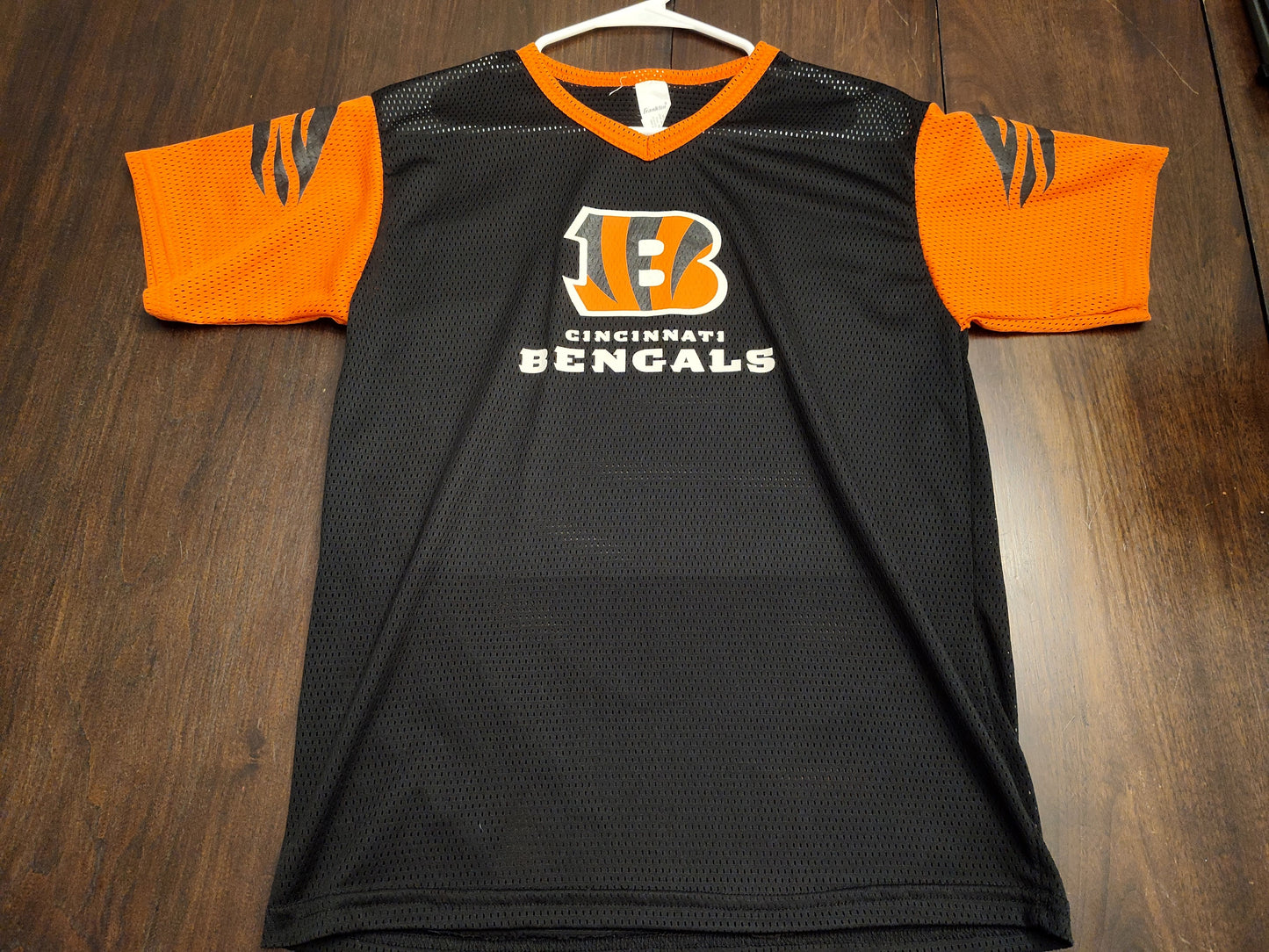 Seller 185: Bengals Mesh Jersey Boys Size L (12/14)