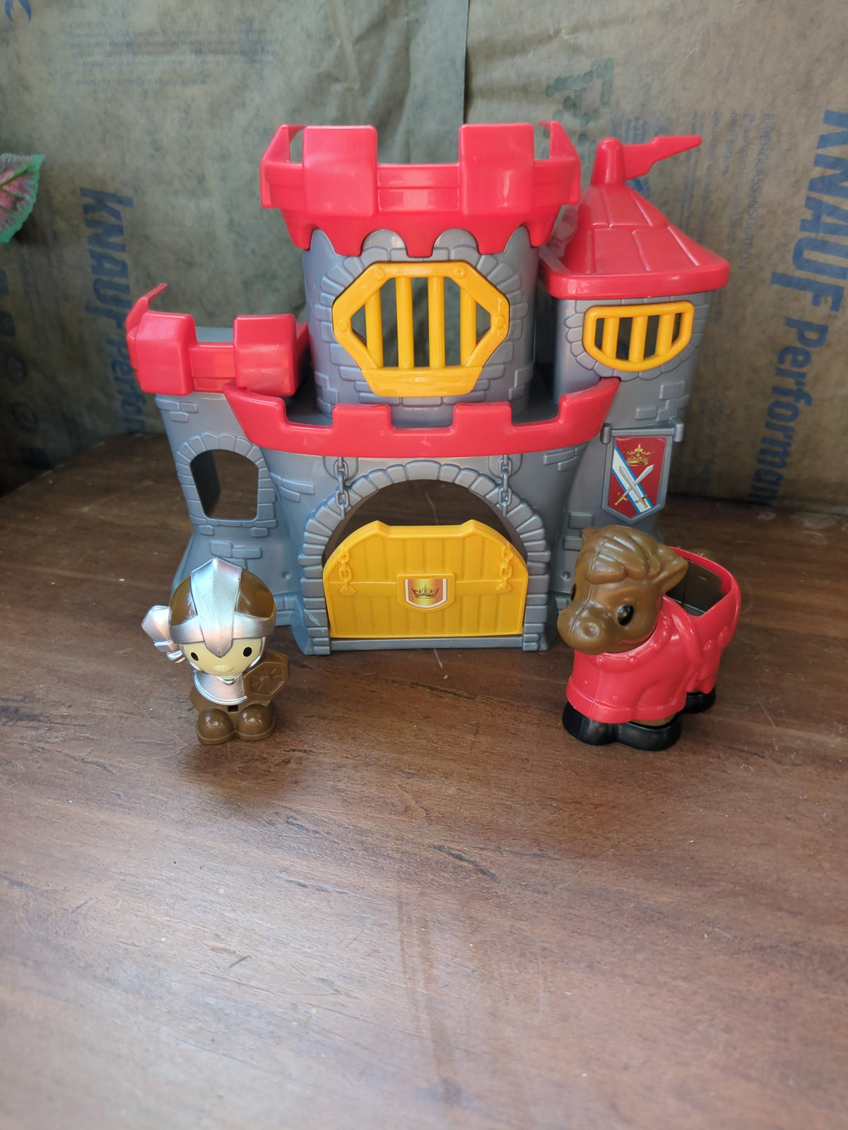 Seller 123 - Castle with Knight Playset OFF BRAND