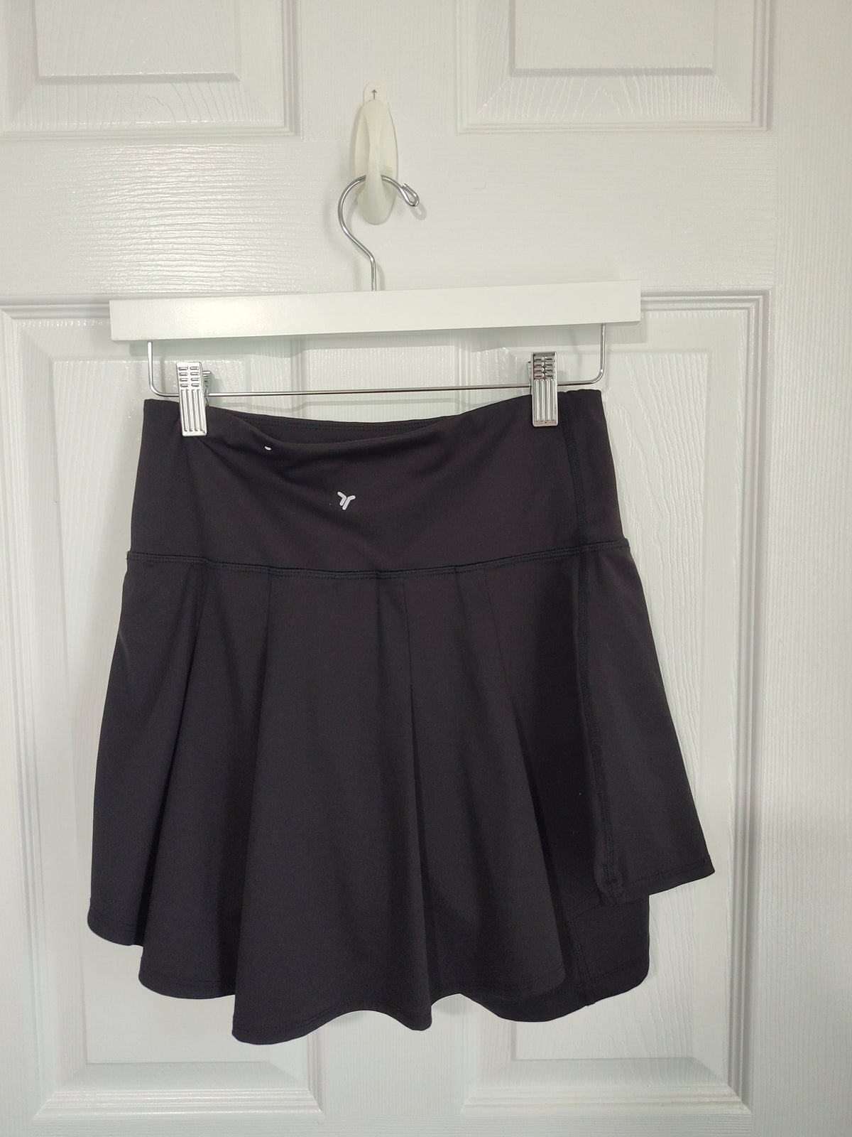 Seller 189: Old Navy Powersoft Women's Athletic Black Skirt Size Small with built in shorts