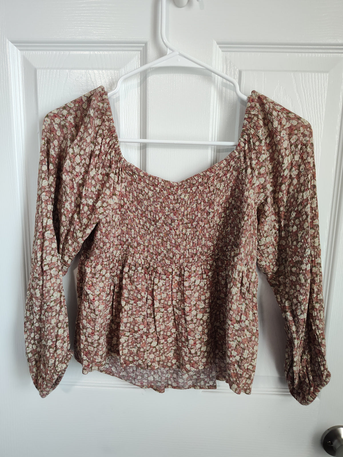 Seller 189: American Eagle Smocked Floral Top Women's XS