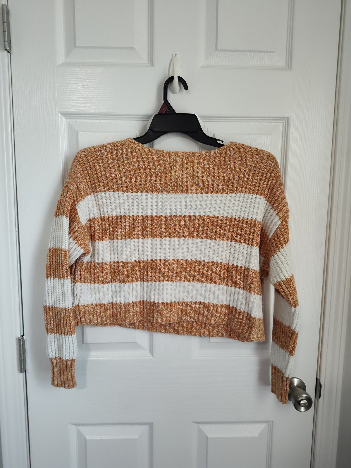 Seller 189: American Eagle cropped Henley Sweater women's size small