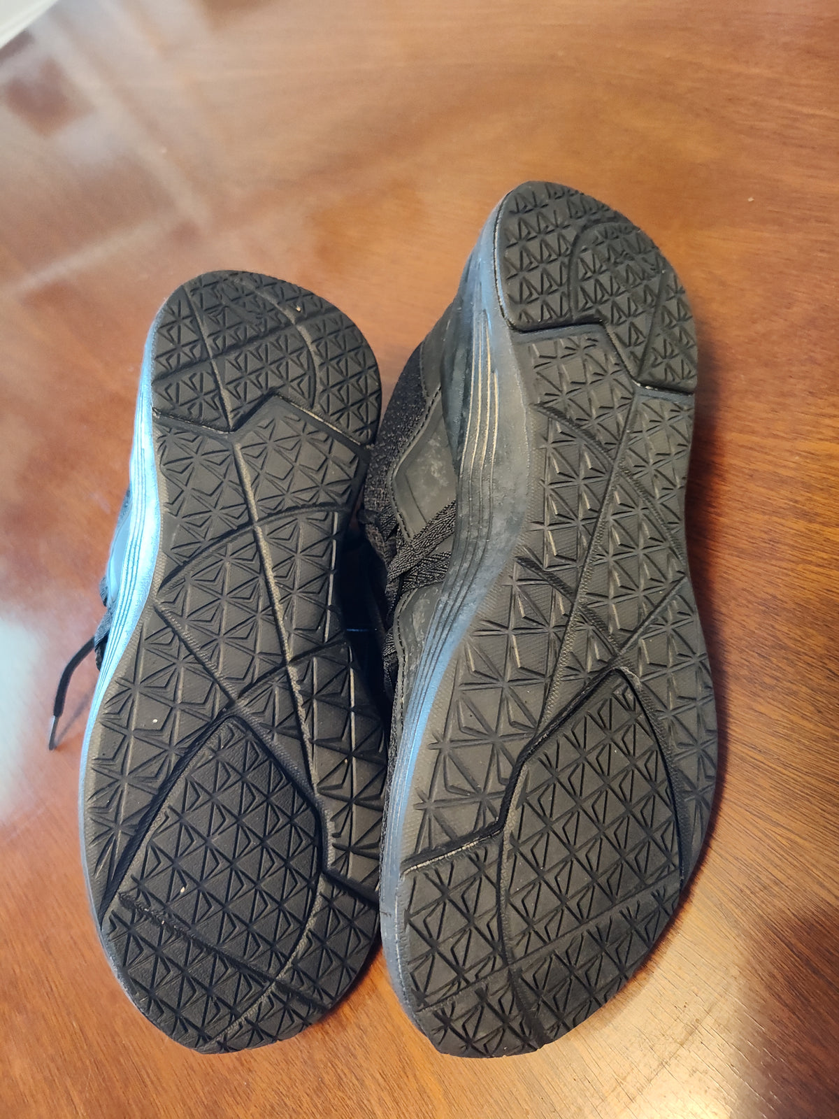 Seller 189: Puma Black Shoes Women's size 7.5