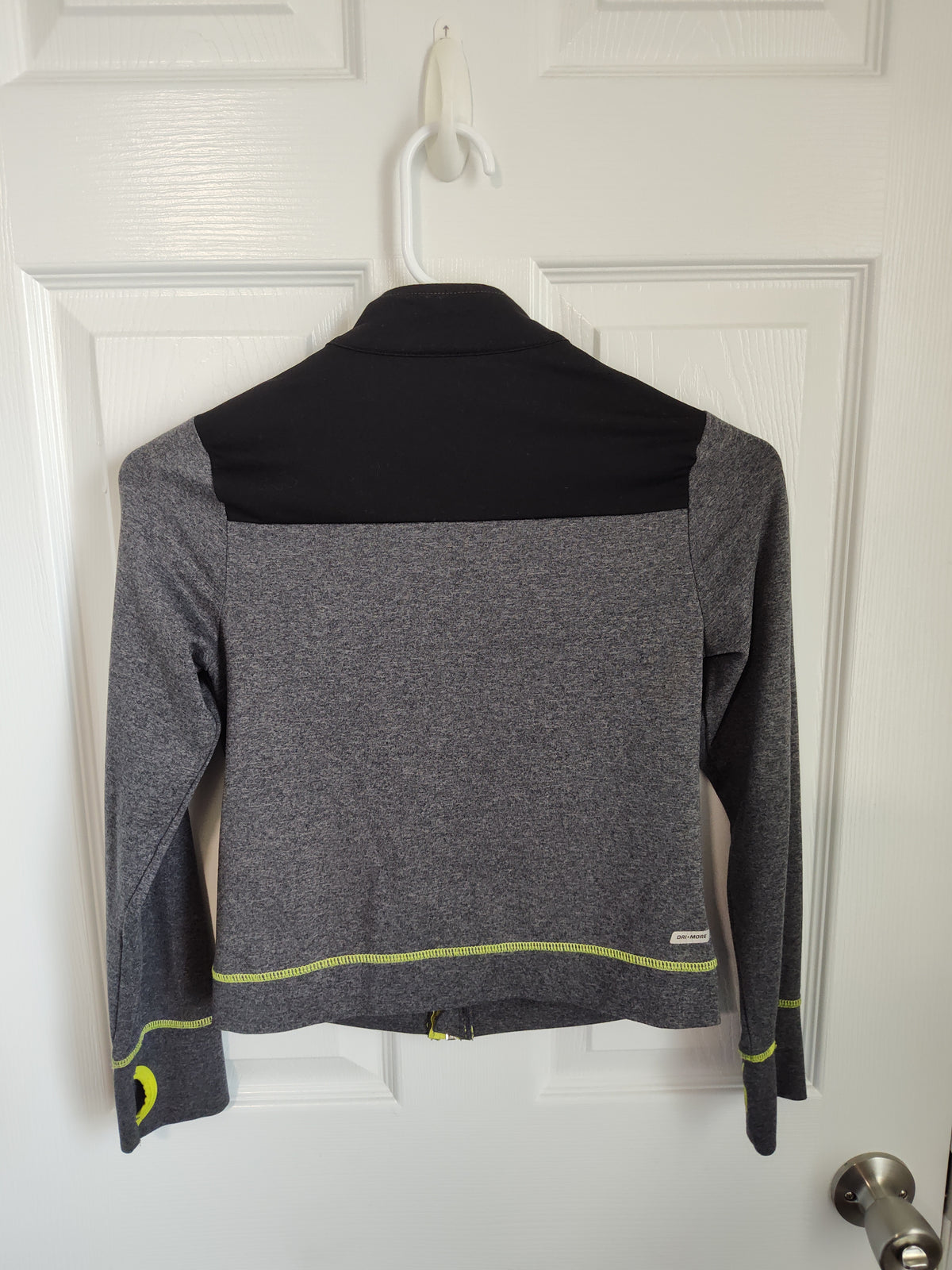 Seller 189: Danskin Athletic Zip up girls size 7/8