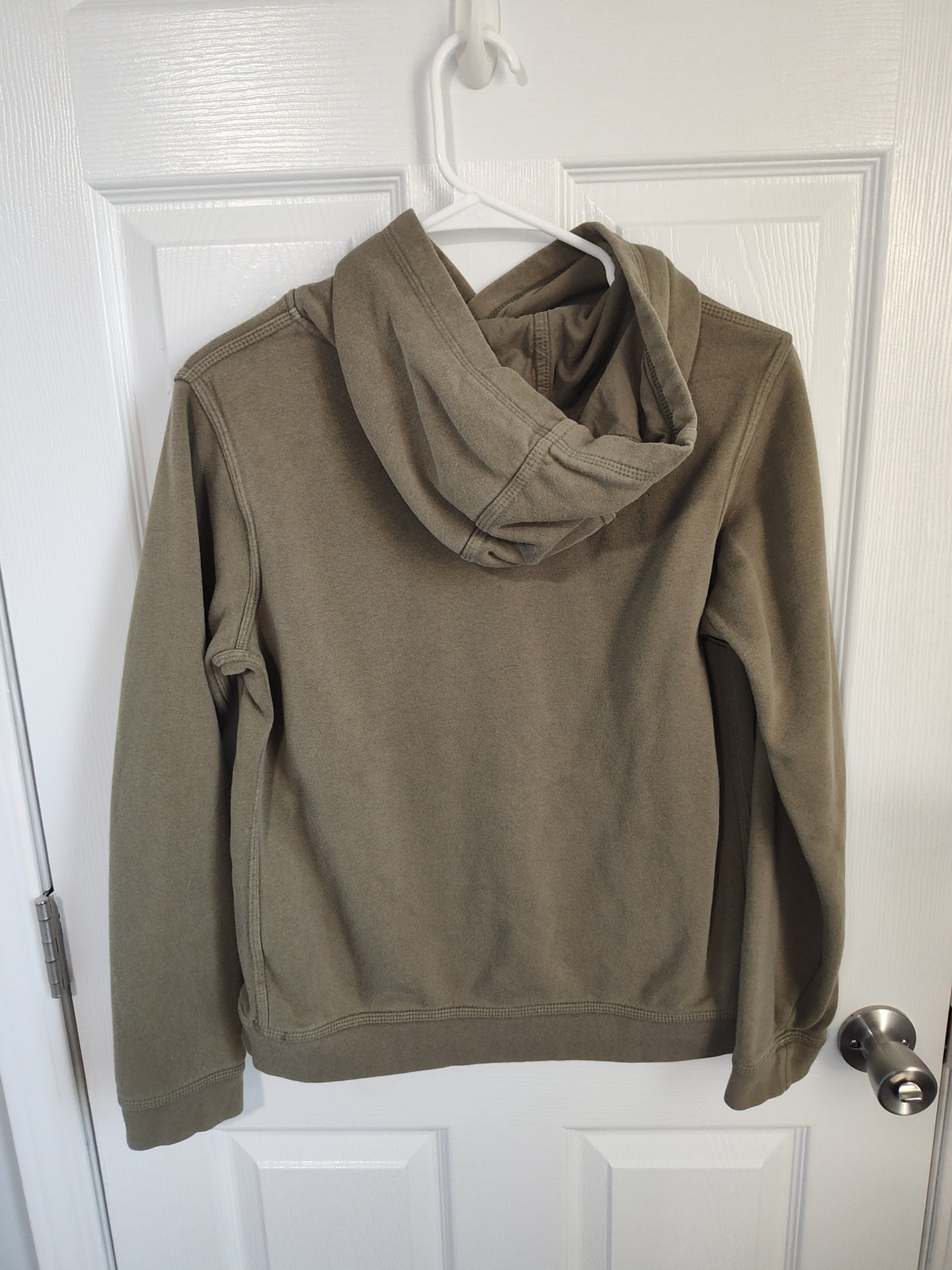 Seller 189: Nike Green Camo Hoodies Boys YXL (appx size 16)