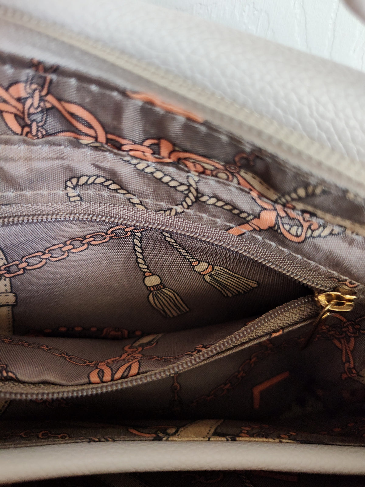 Seller 189: Women's purse unbranded taupe