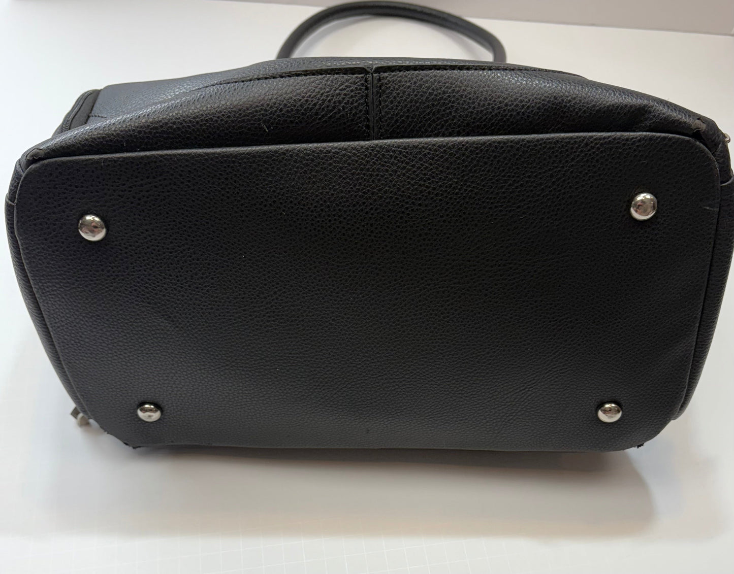 Seller 189 Sarah Wells Annie Black Leather Pumping Bag