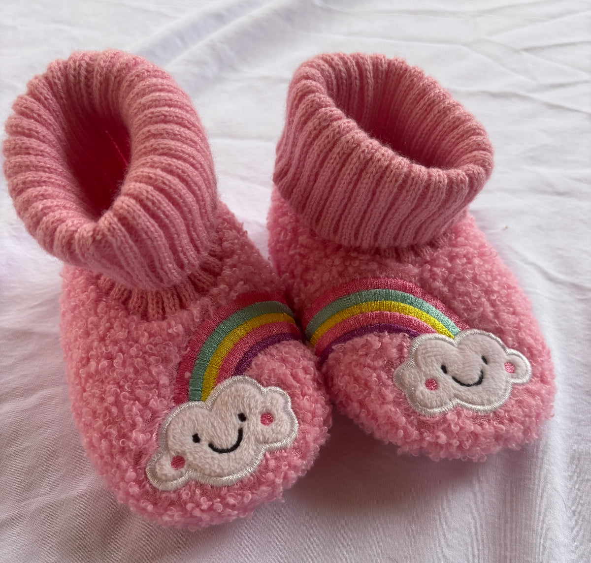 #119 Girls rainbow slippers size 3